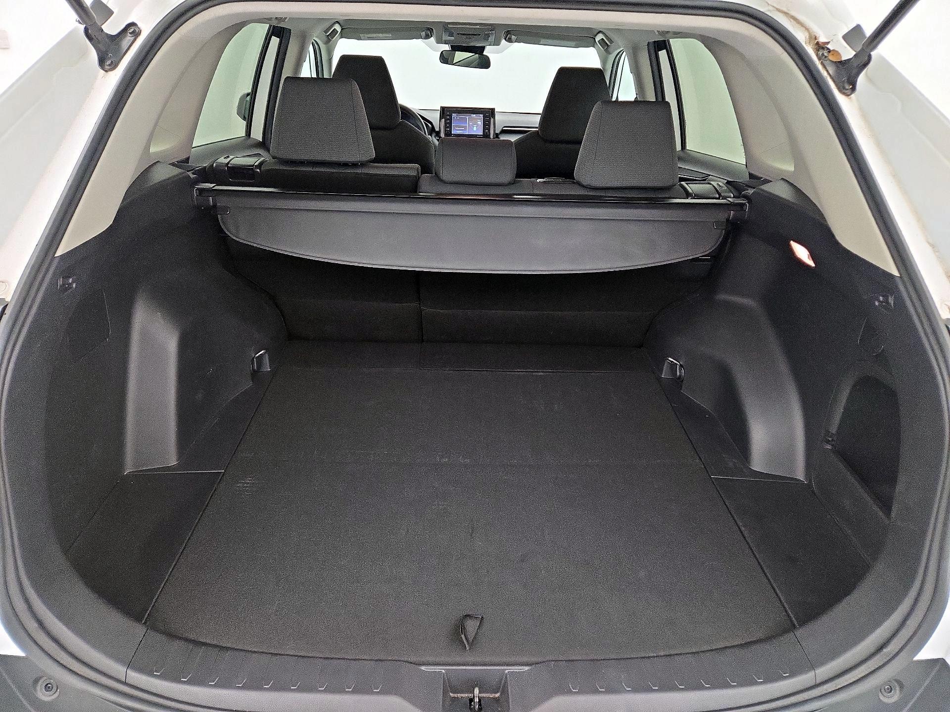 Thumbnail: 2021 Toyota RAV4 - 20