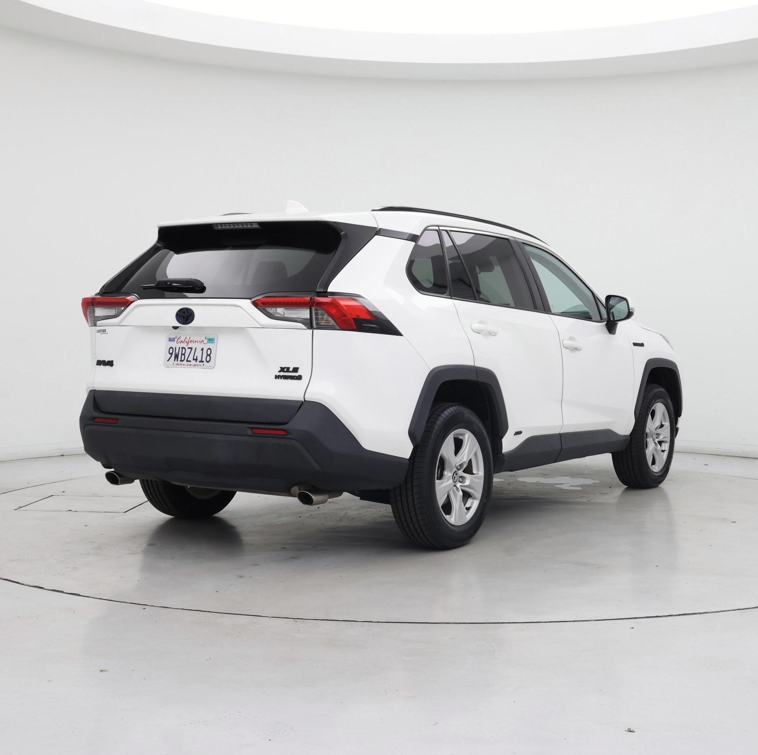 Thumbnail: 2021 Toyota RAV4 - 8