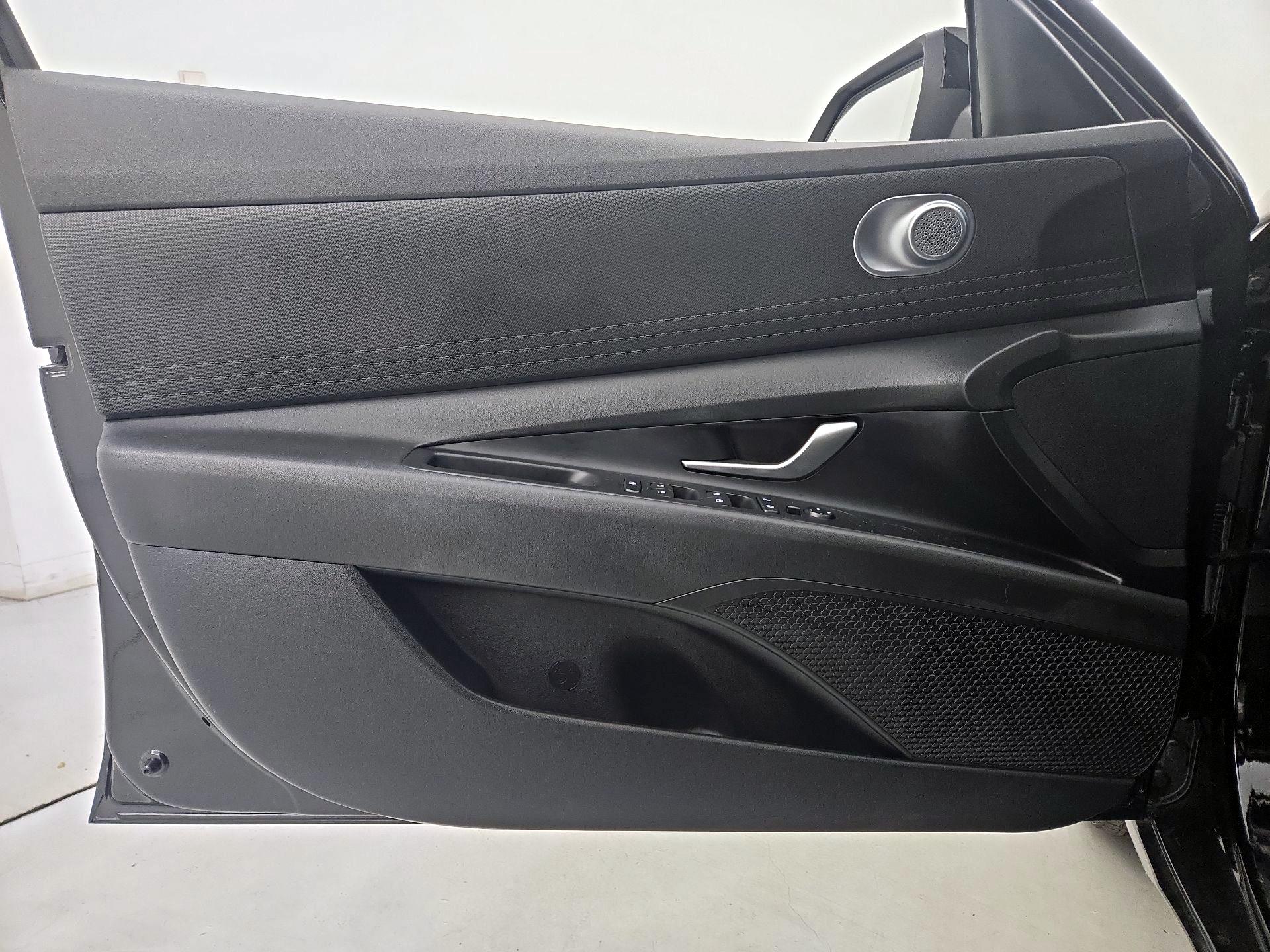 Thumbnail: 2023 Hyundai Elantra - 12