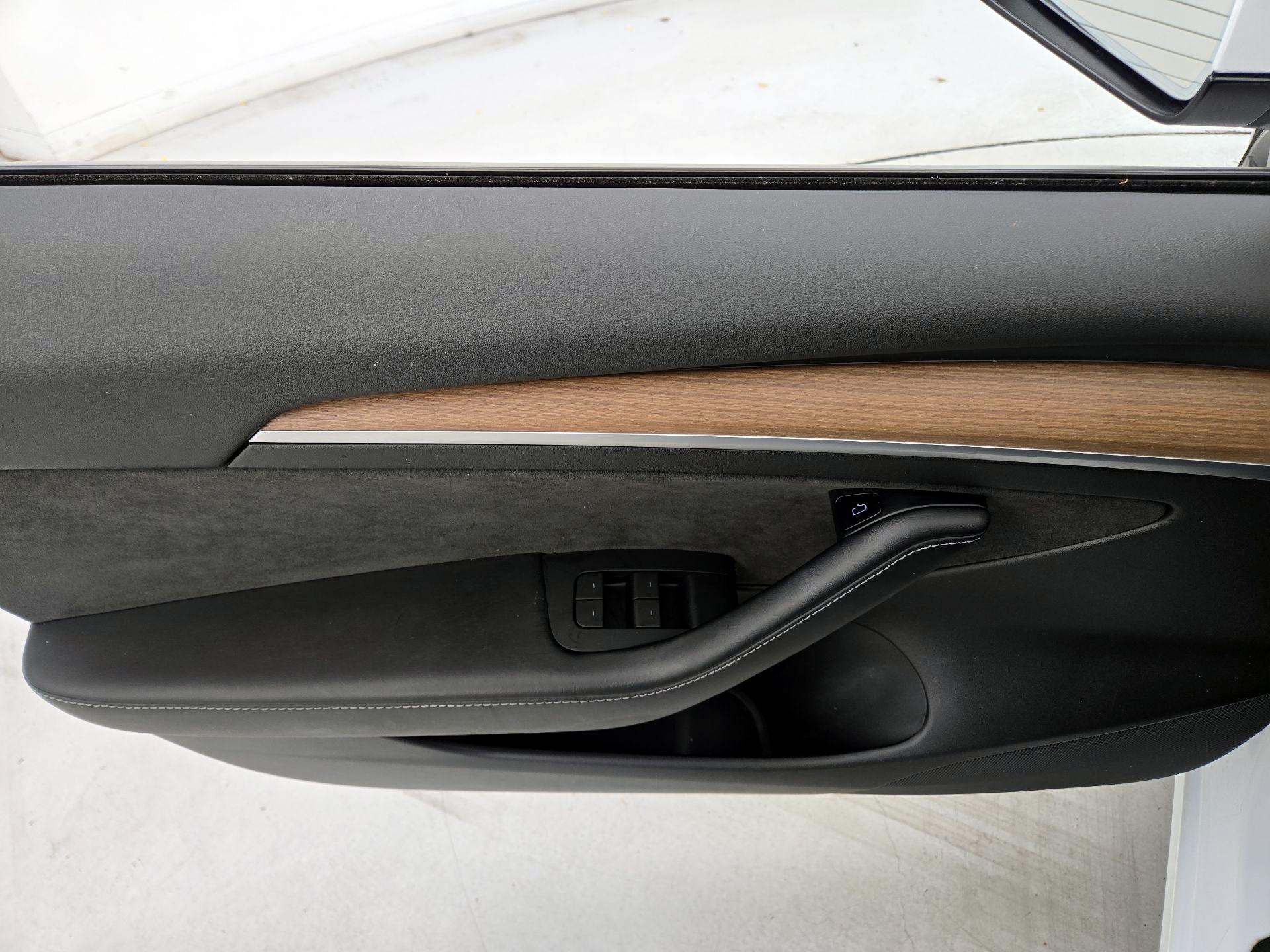 Thumbnail: 2021 Tesla Model 3 - 12