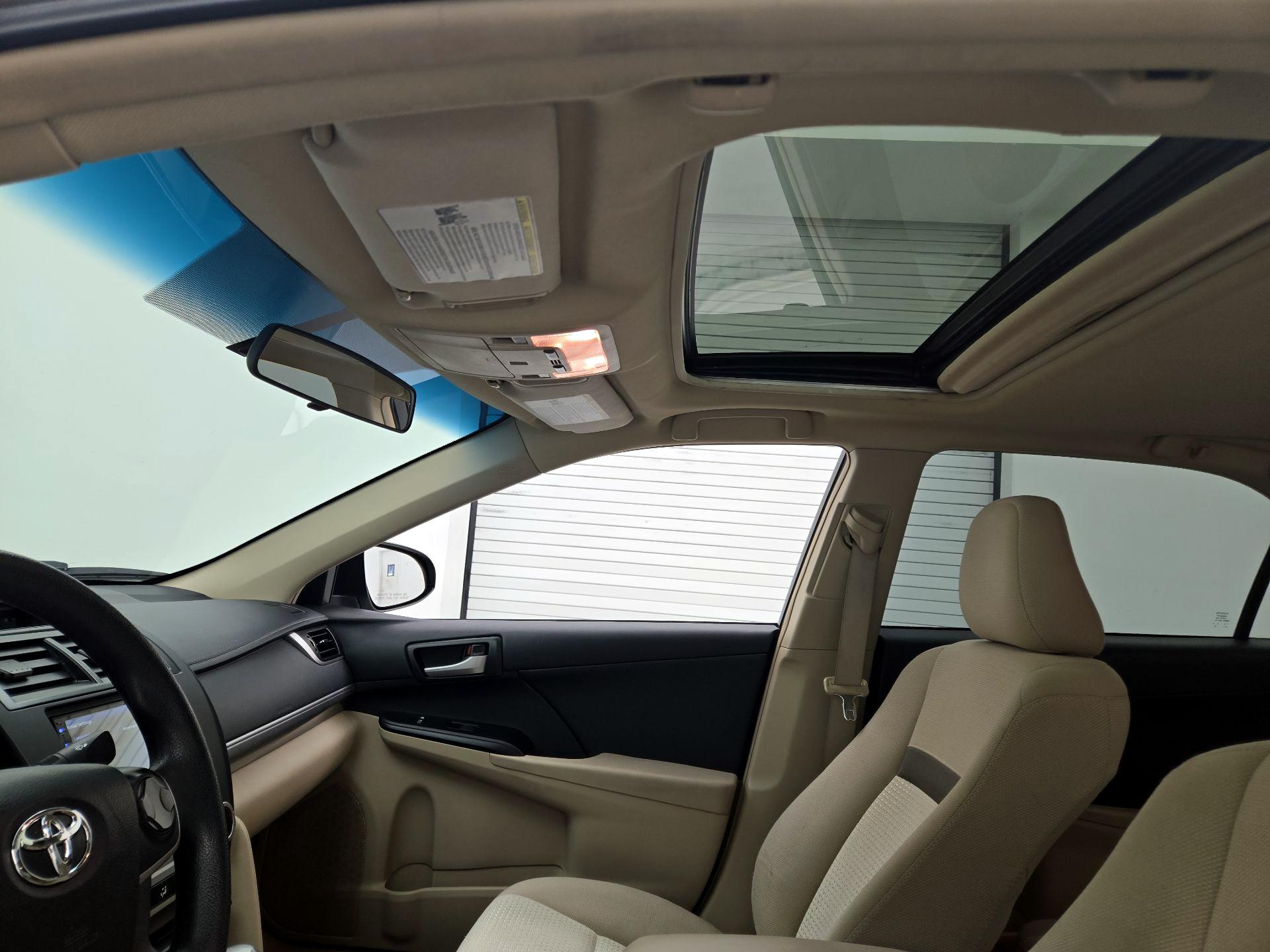 Thumbnail: 2014 Toyota Camry - 18