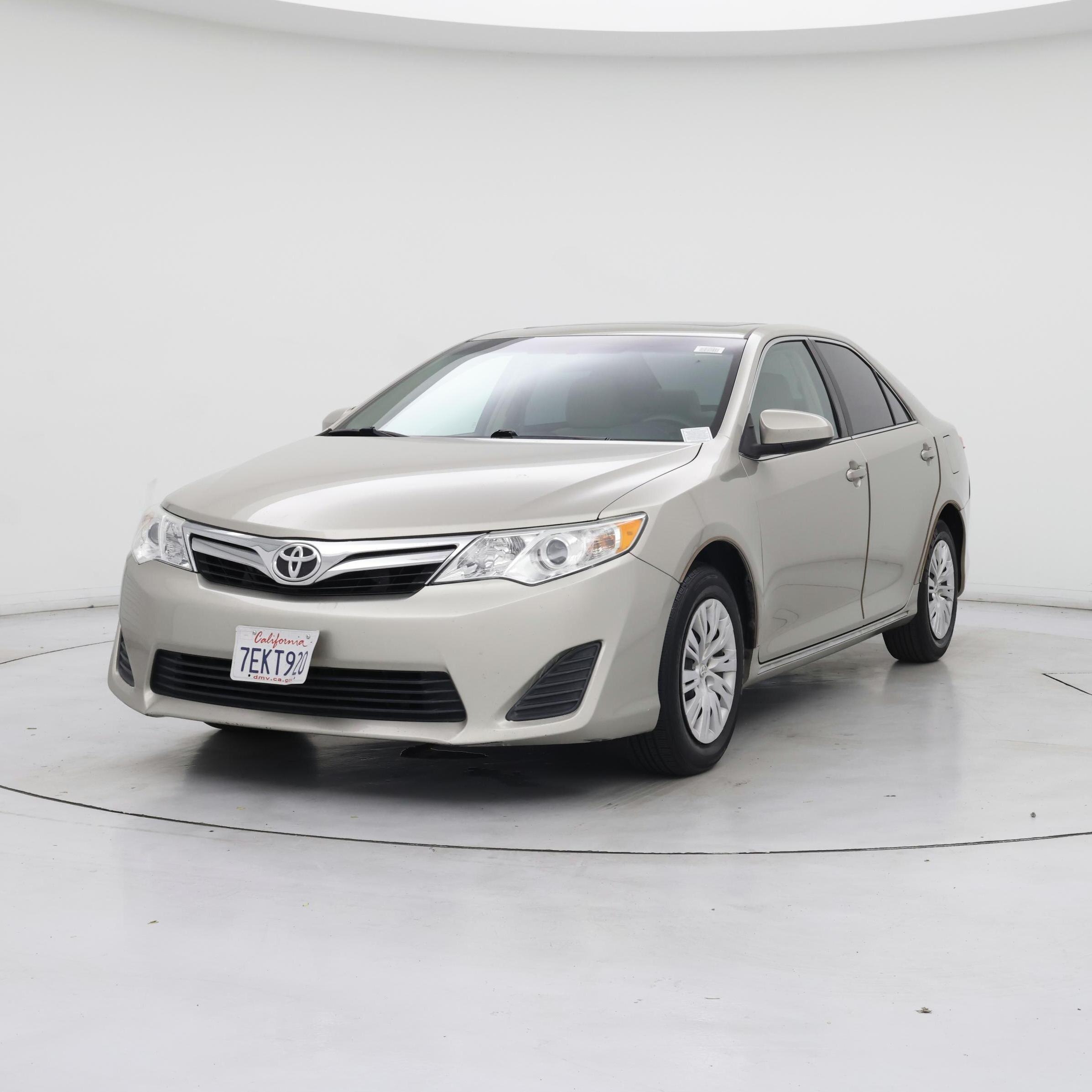 Thumbnail: 2014 Toyota Camry - 4
