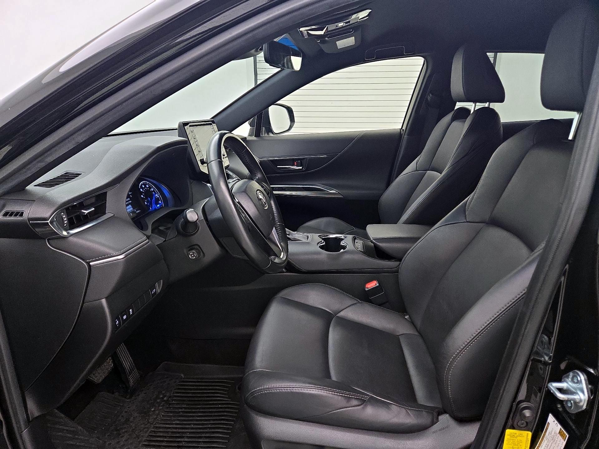 Thumbnail: 2022 Toyota Venza - 11