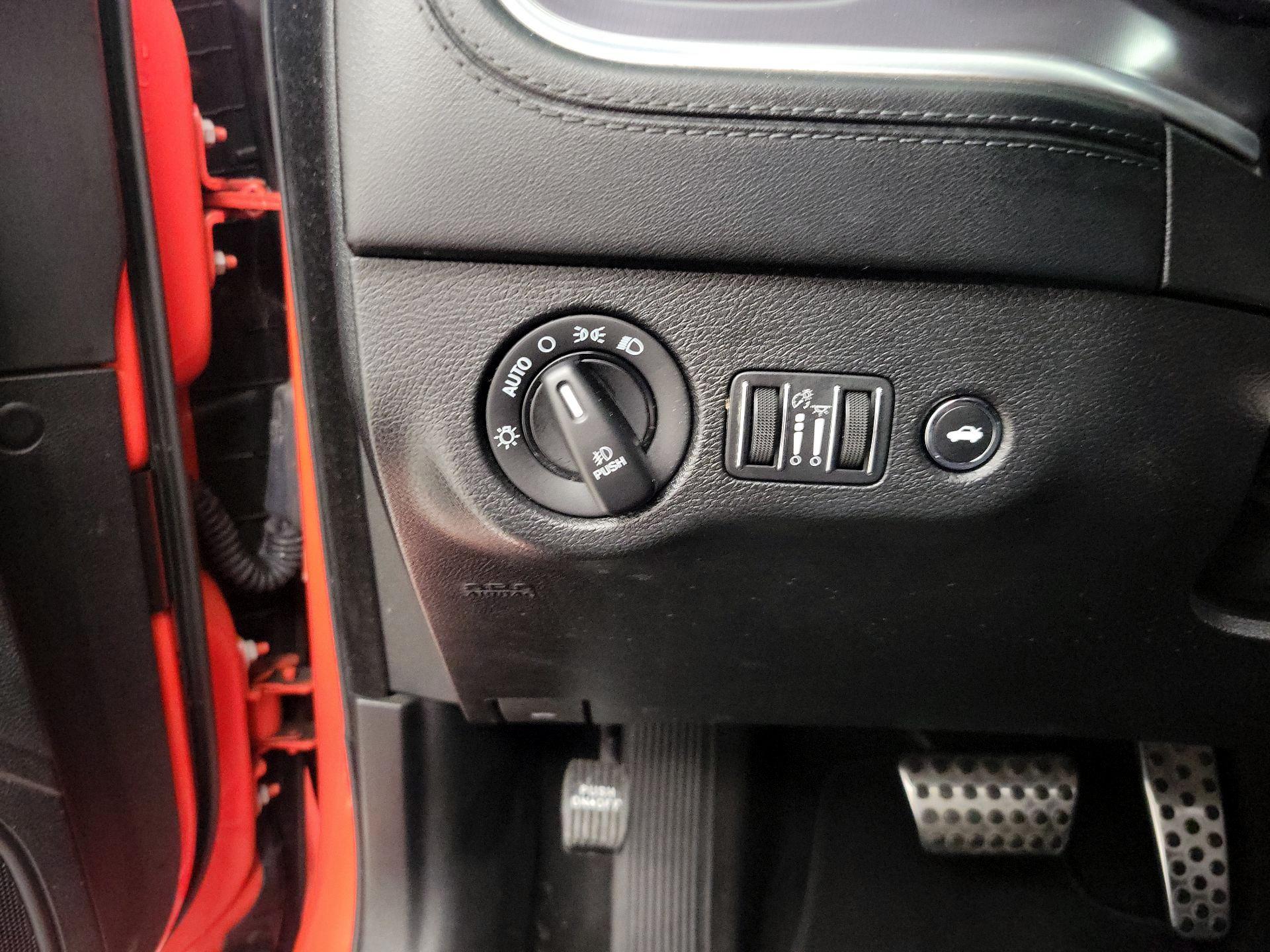 Thumbnail: 2020 Dodge Charger - 13