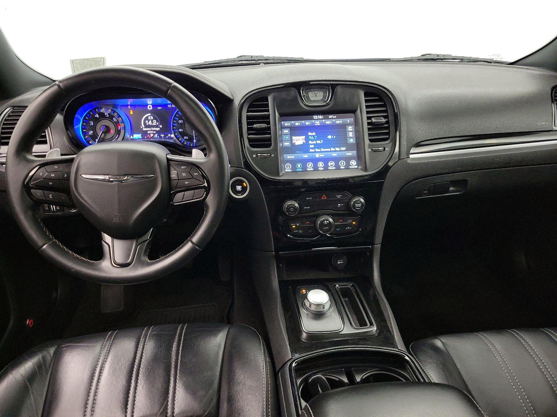Thumbnail: 2017 Chrysler 300 - 9