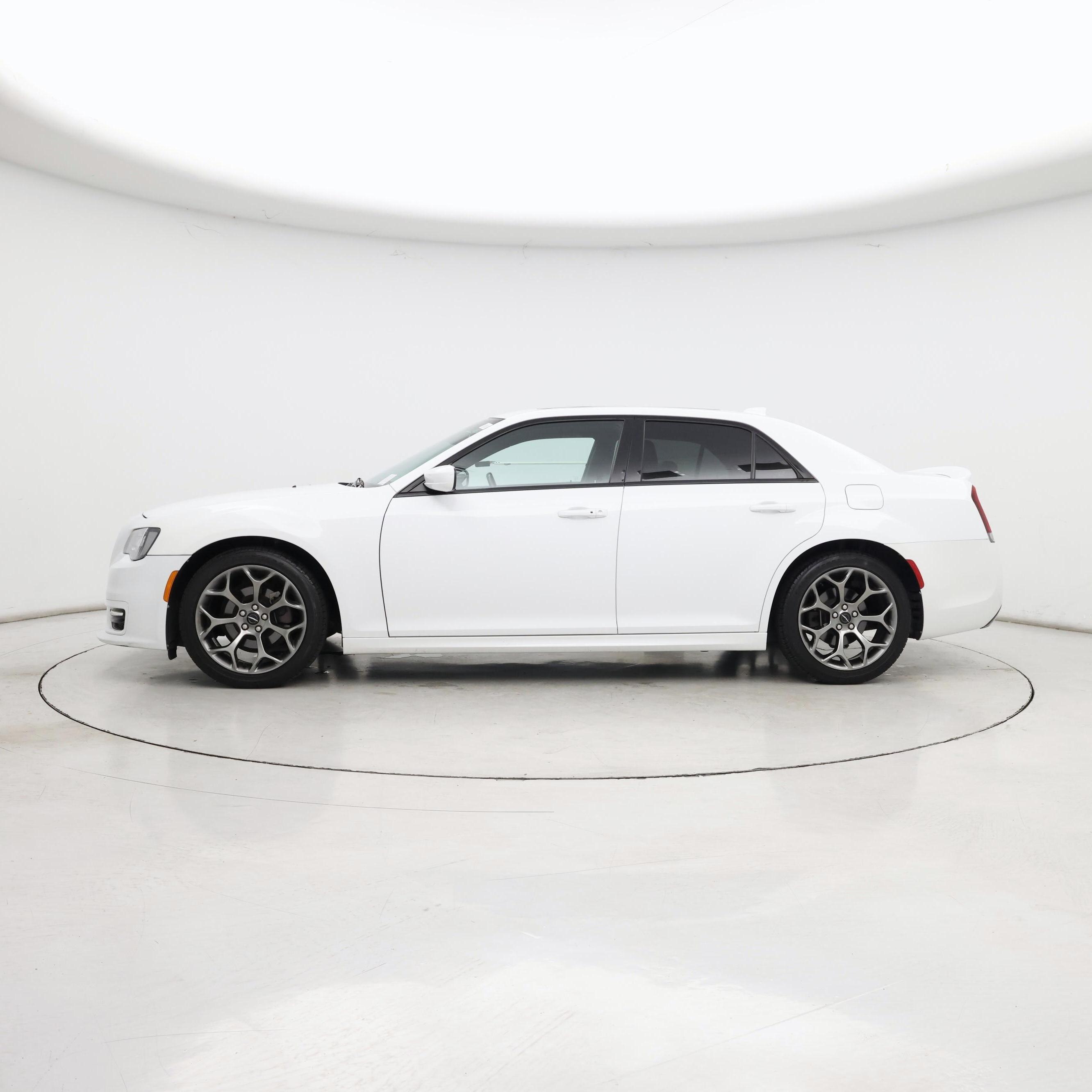 Thumbnail: 2017 Chrysler 300 - 3