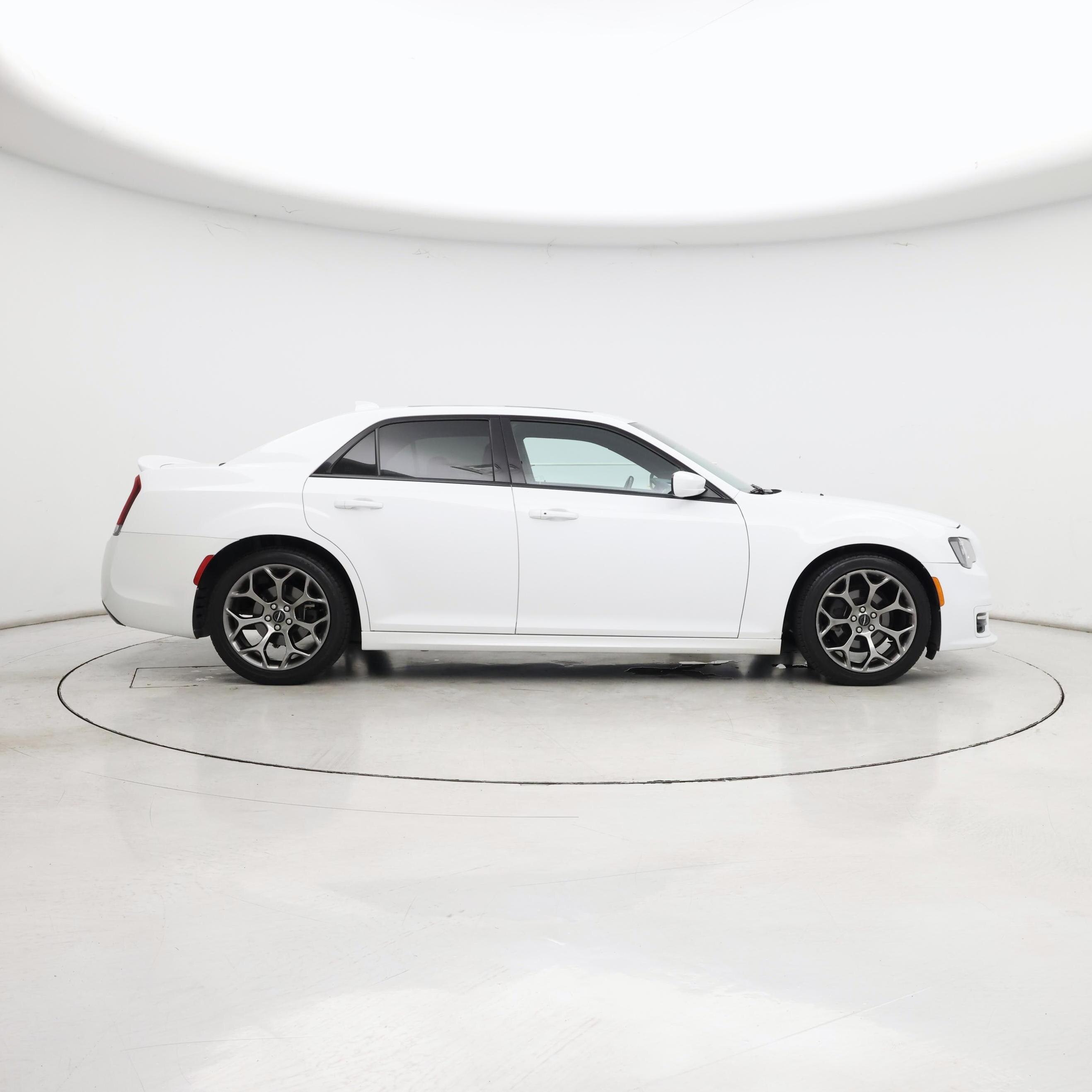 Thumbnail: 2017 Chrysler 300 - 7
