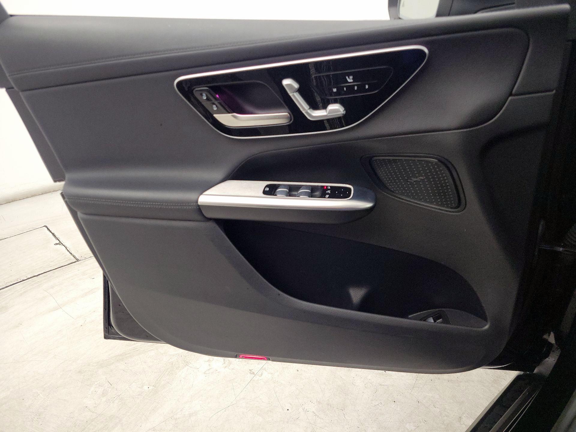 Thumbnail: 2025 Mercedes-Benz GLC - 12