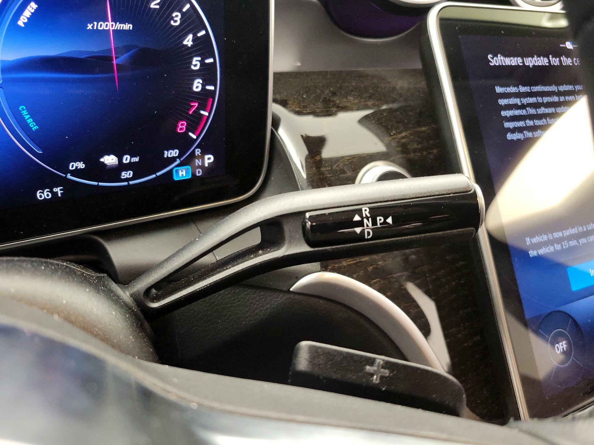 Thumbnail: 2025 Mercedes-Benz GLC - 18