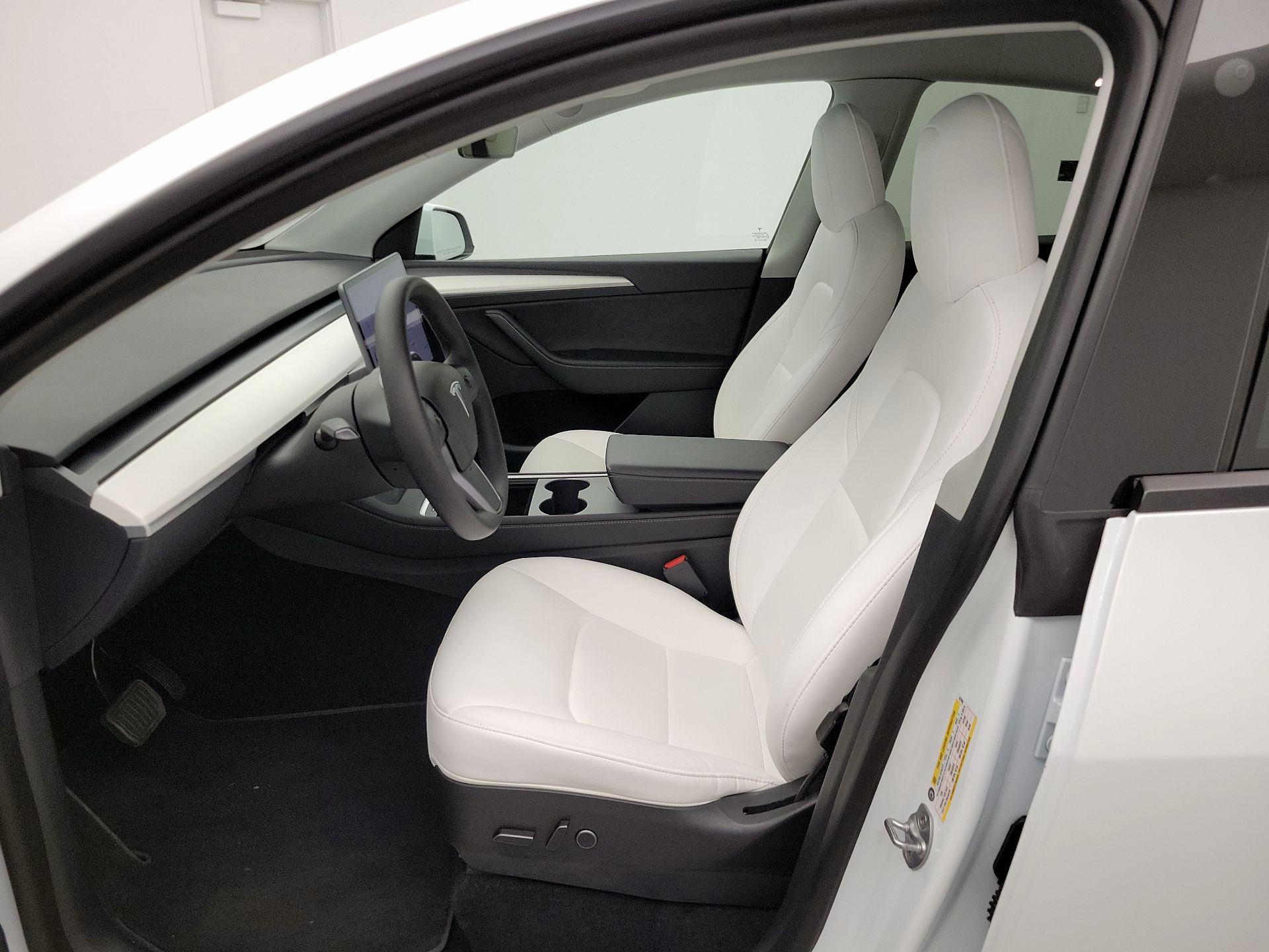 Thumbnail: 2023 Tesla Model Y - 11