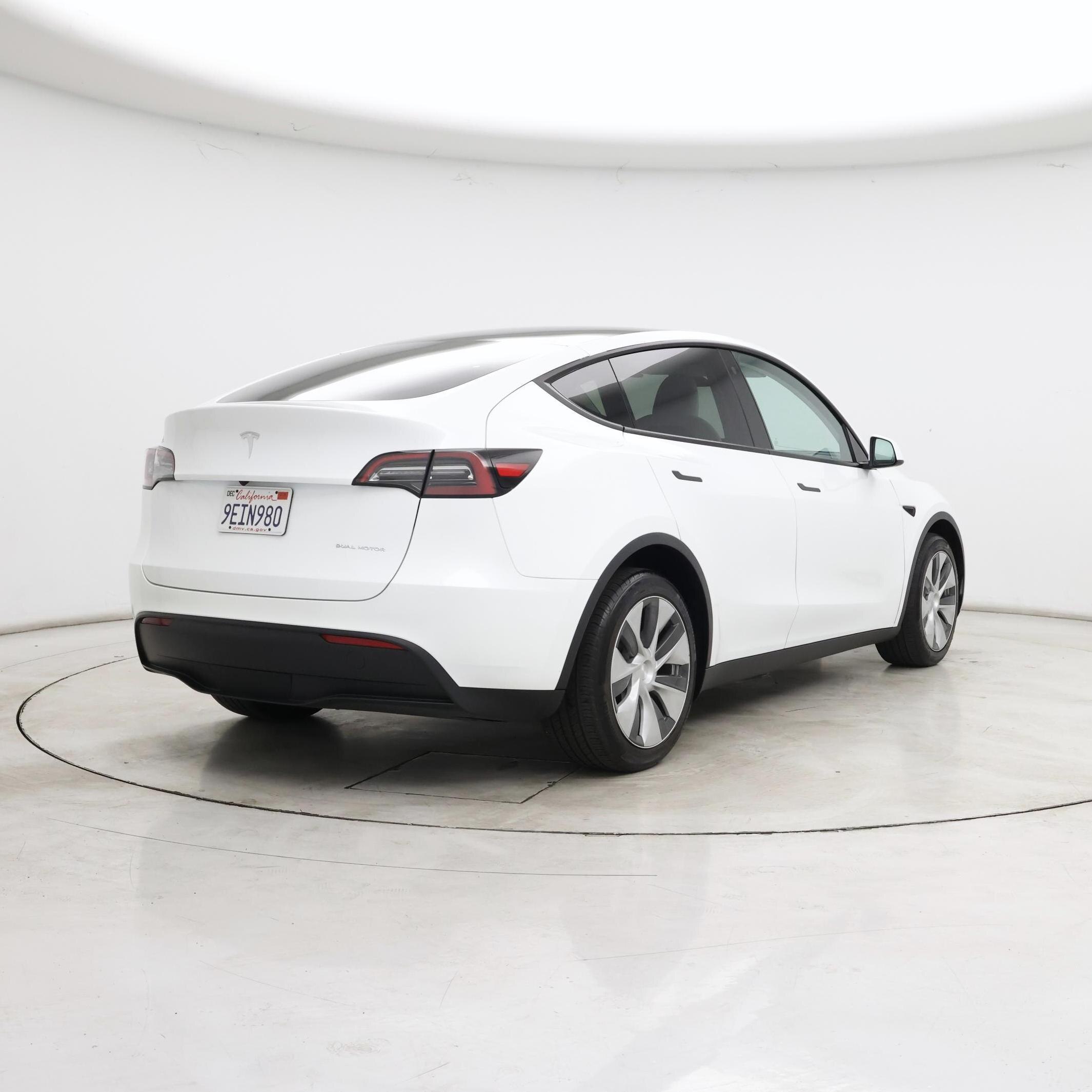 Thumbnail: 2023 Tesla Model Y - 8