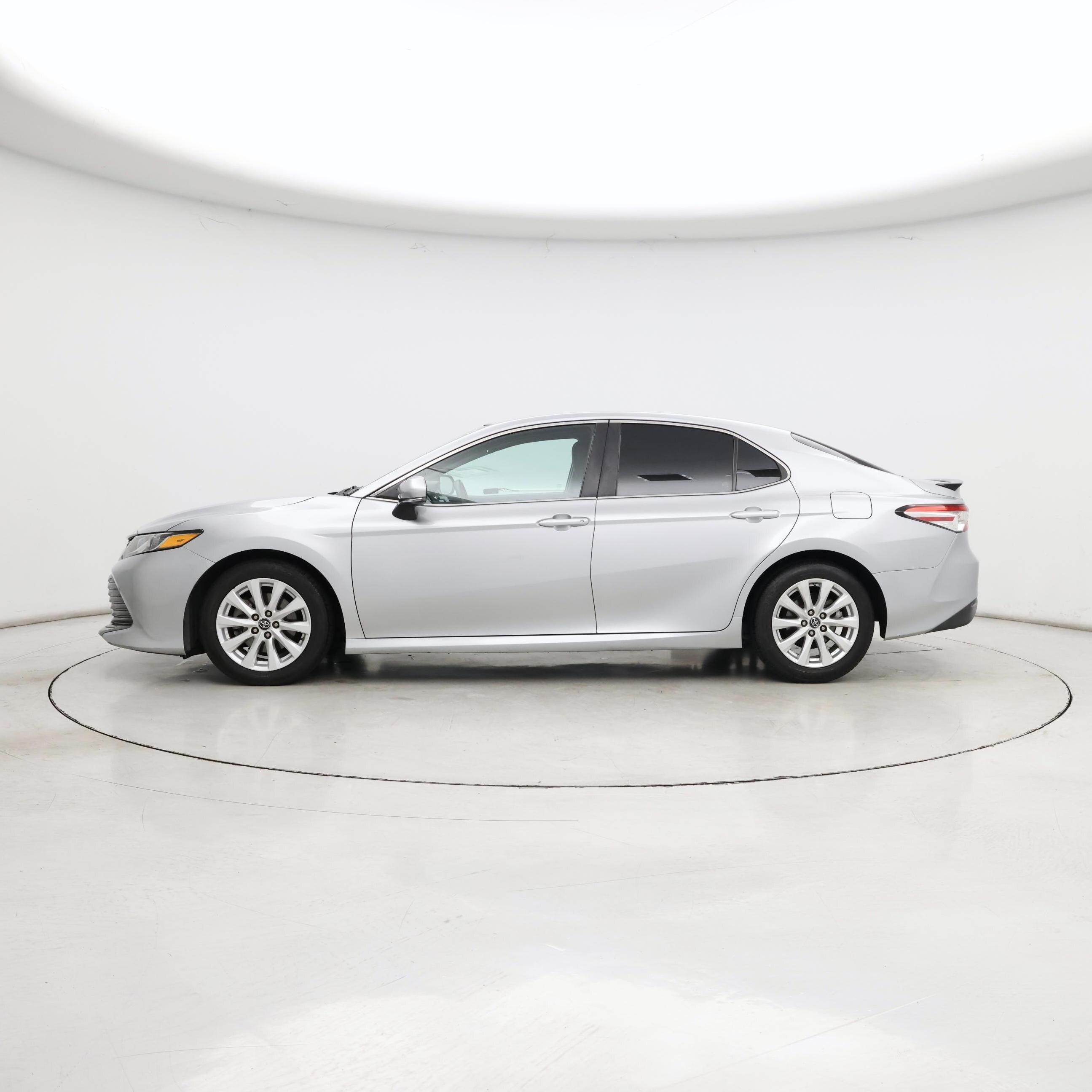 Thumbnail: 2018 Toyota Camry - 3