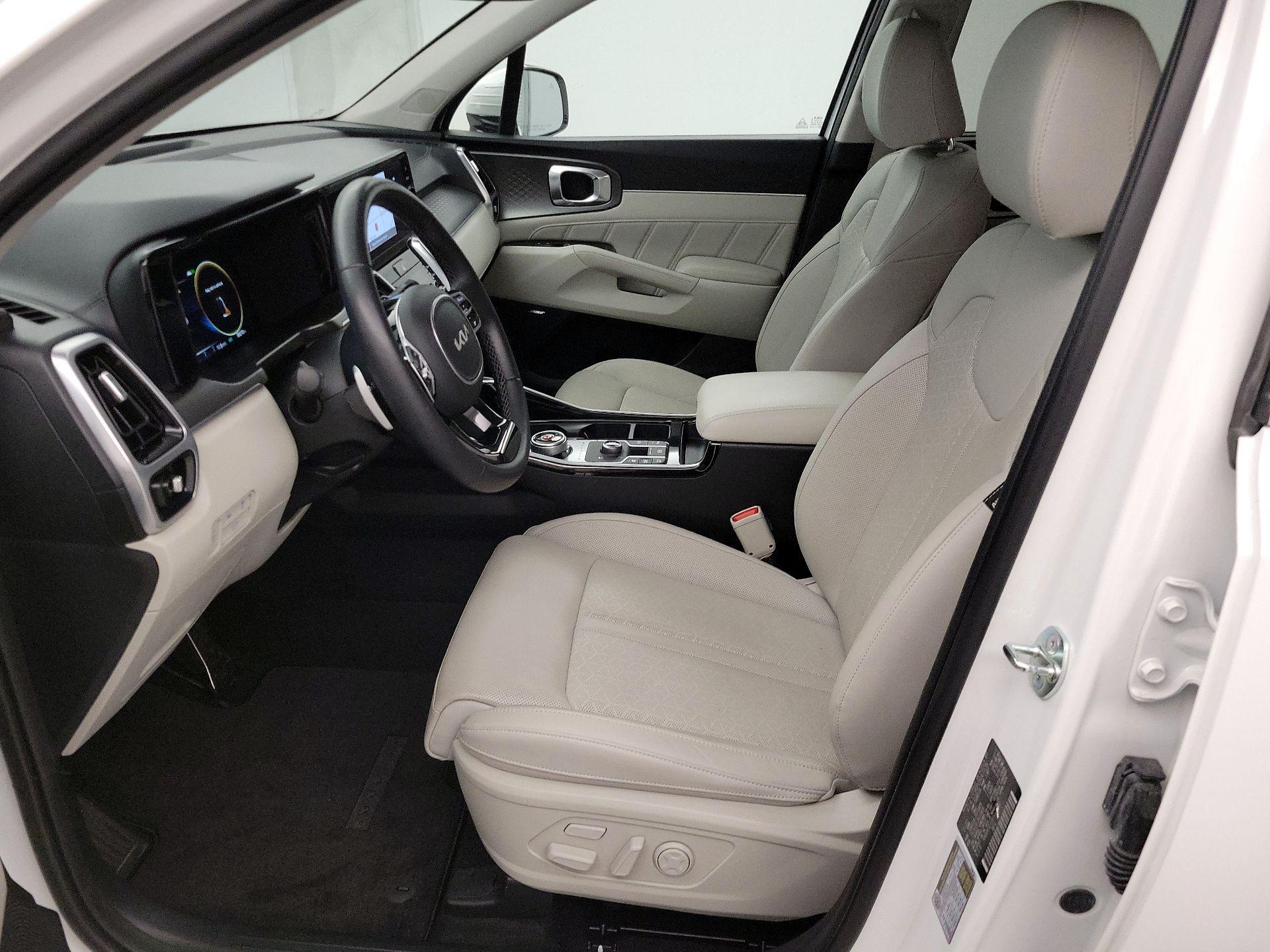 Thumbnail: 2023 Kia Sorento - 11