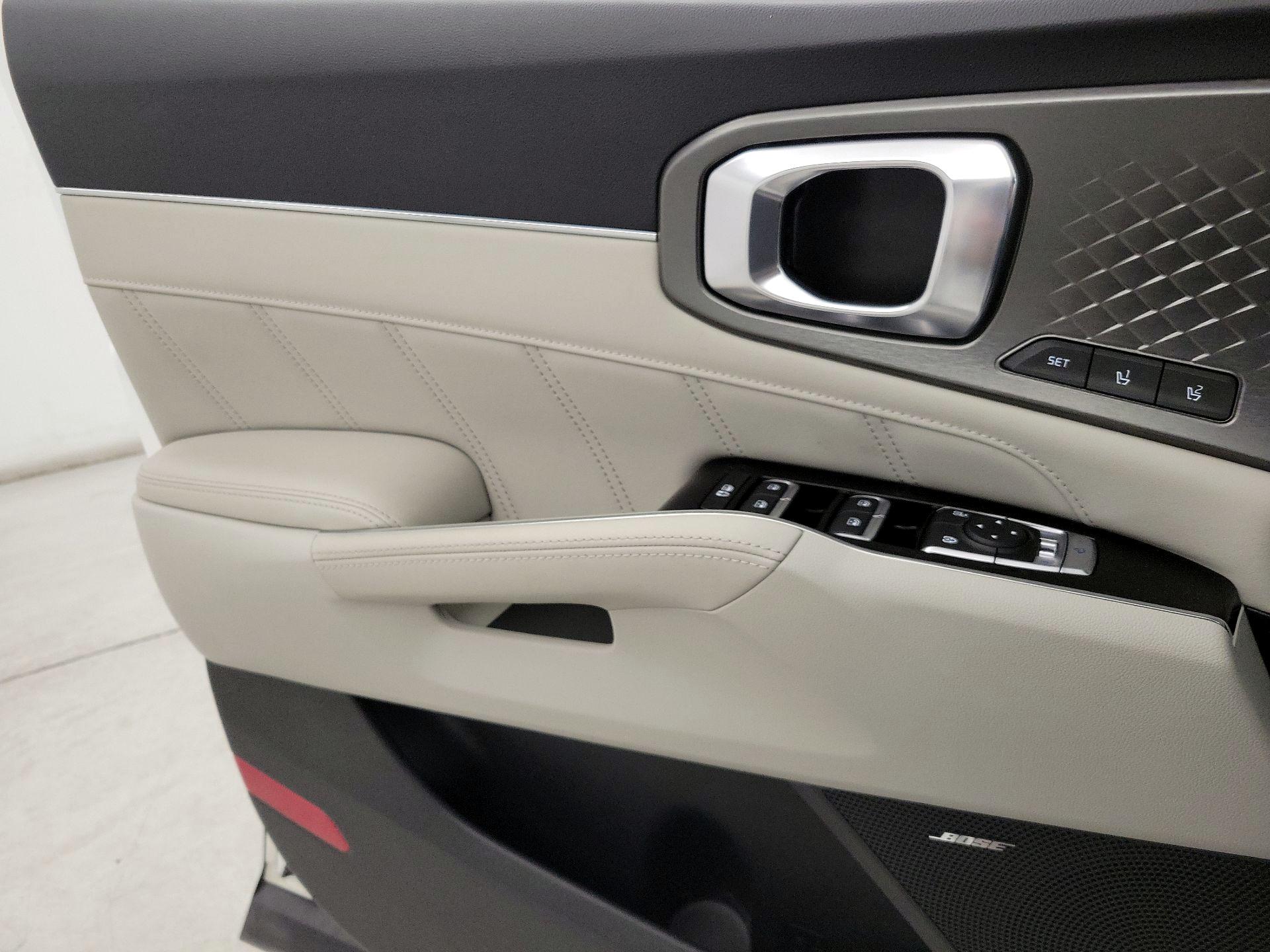 Thumbnail: 2023 Kia Sorento - 12