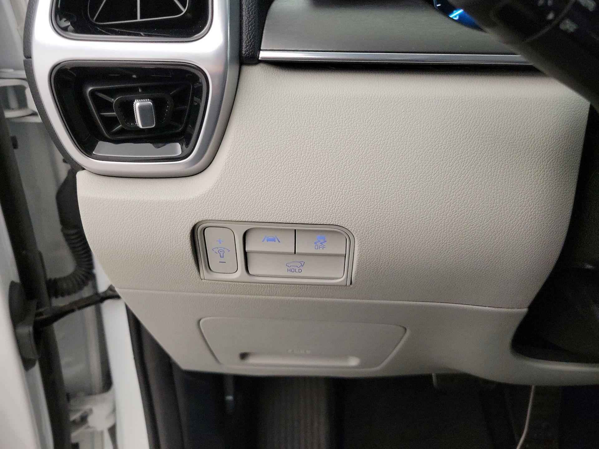 Thumbnail: 2023 Kia Sorento - 13