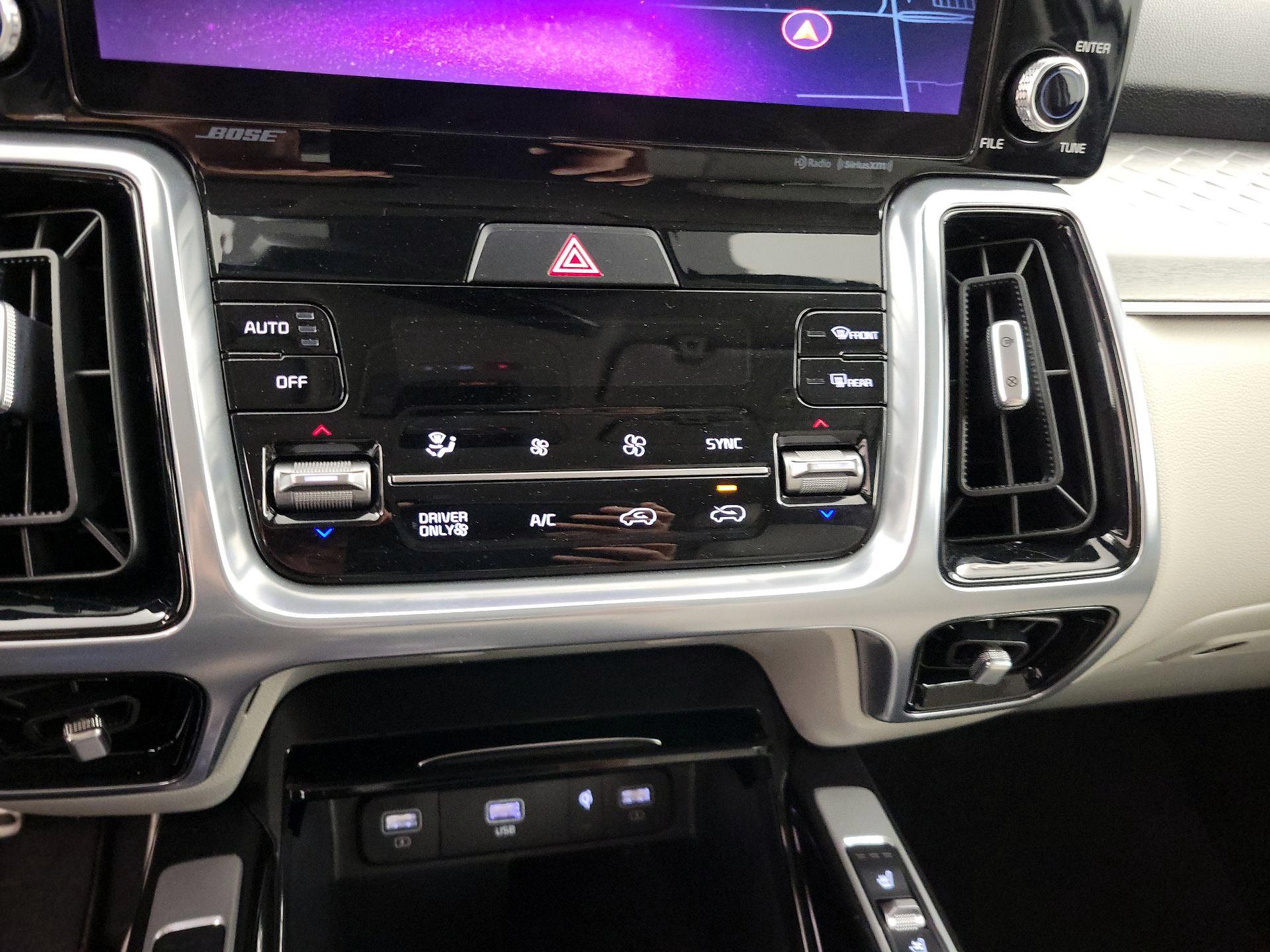 Thumbnail: 2023 Kia Sorento - 17