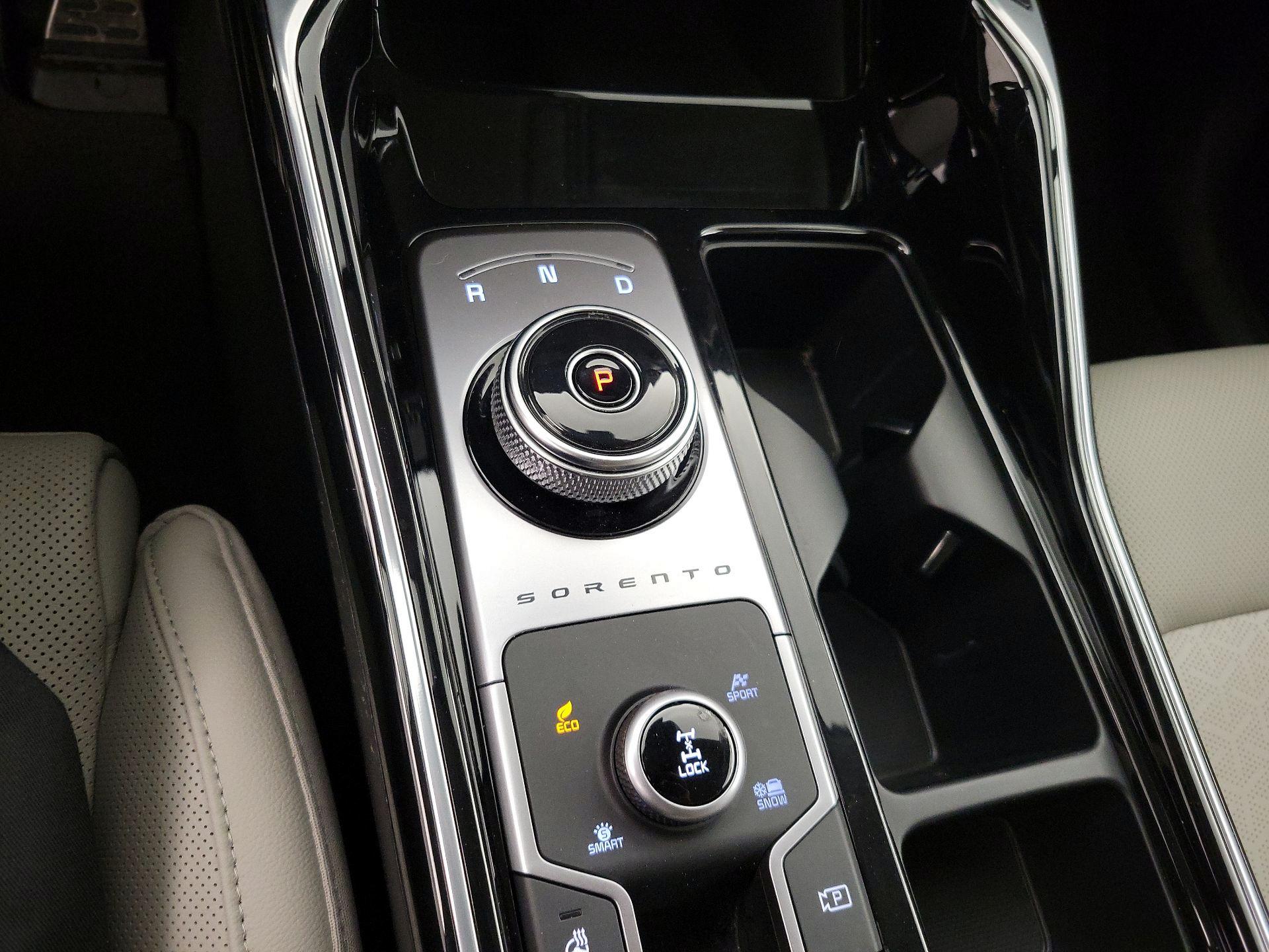 Thumbnail: 2023 Kia Sorento - 18