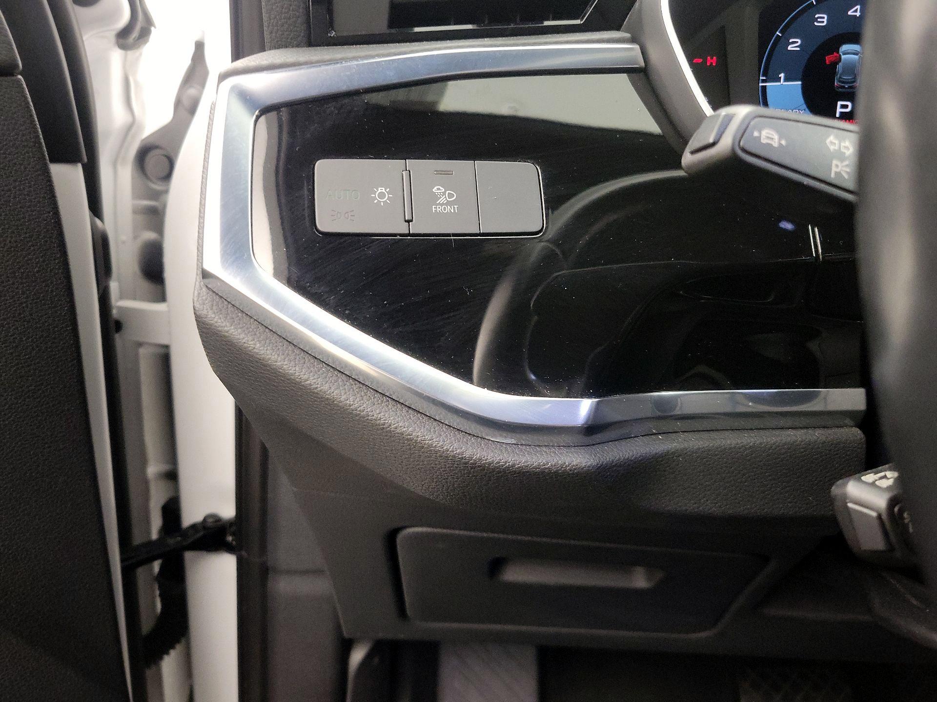 Thumbnail: 2024 Audi Q3 - 13