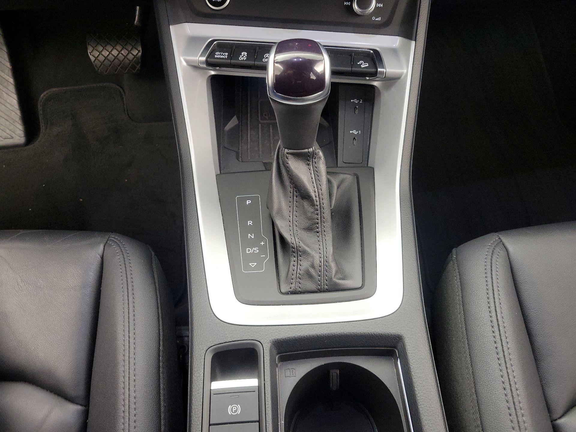 Thumbnail: 2024 Audi Q3 - 17