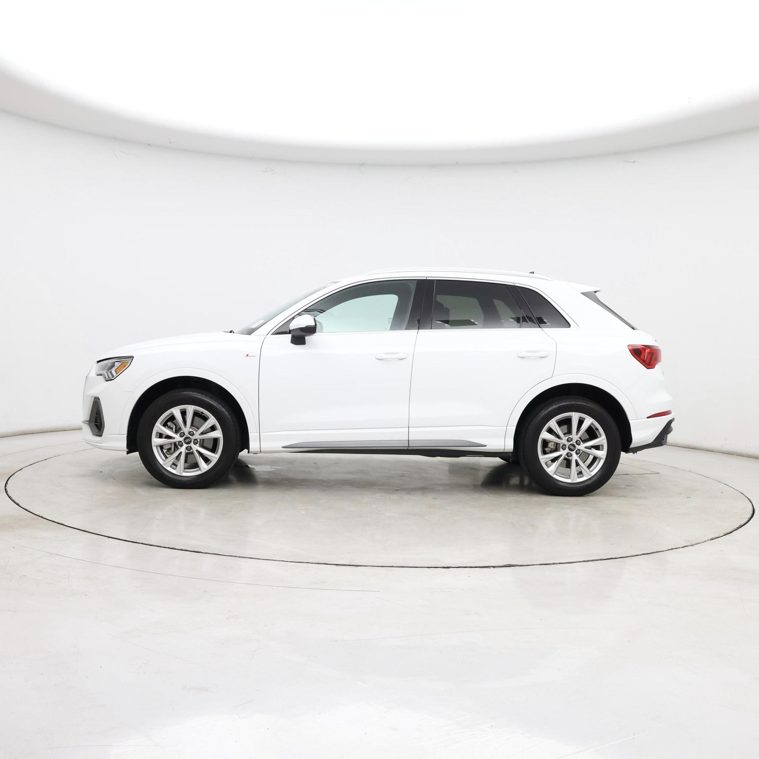 Thumbnail: 2024 Audi Q3 - 3