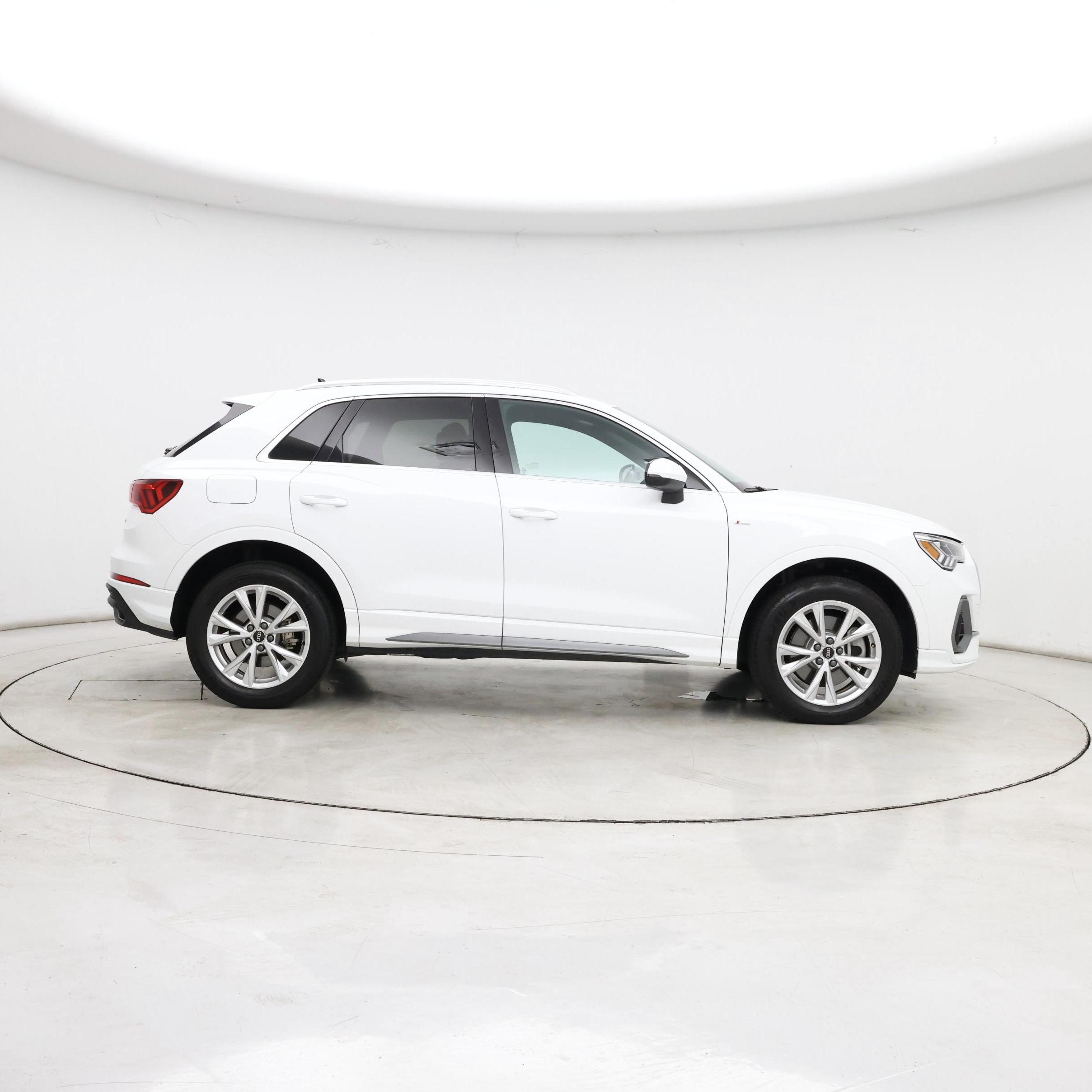 Thumbnail: 2024 Audi Q3 - 7