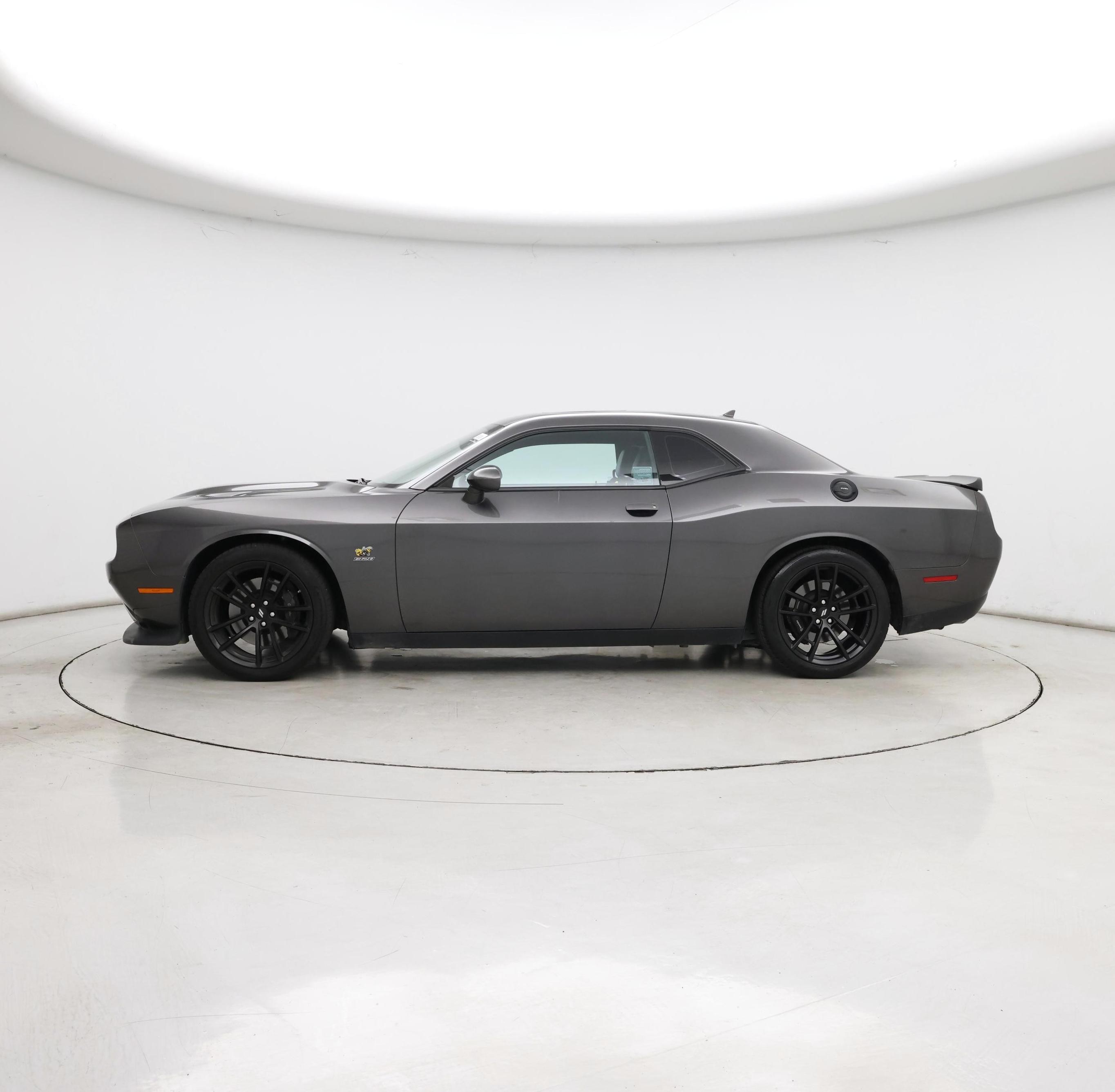 Thumbnail: 2022 Dodge Challenger - 3