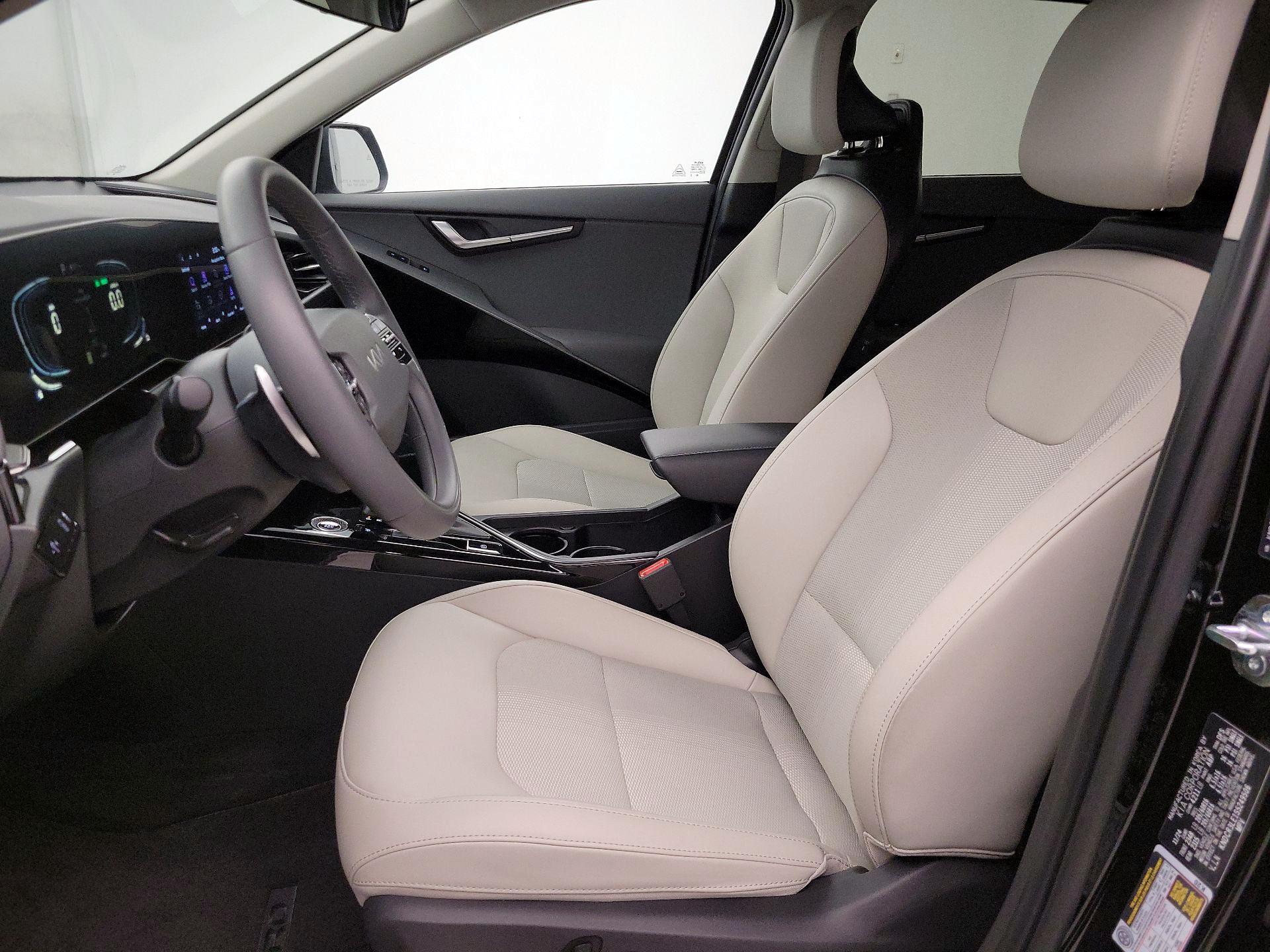 Thumbnail: 2025 Kia Niro - 11