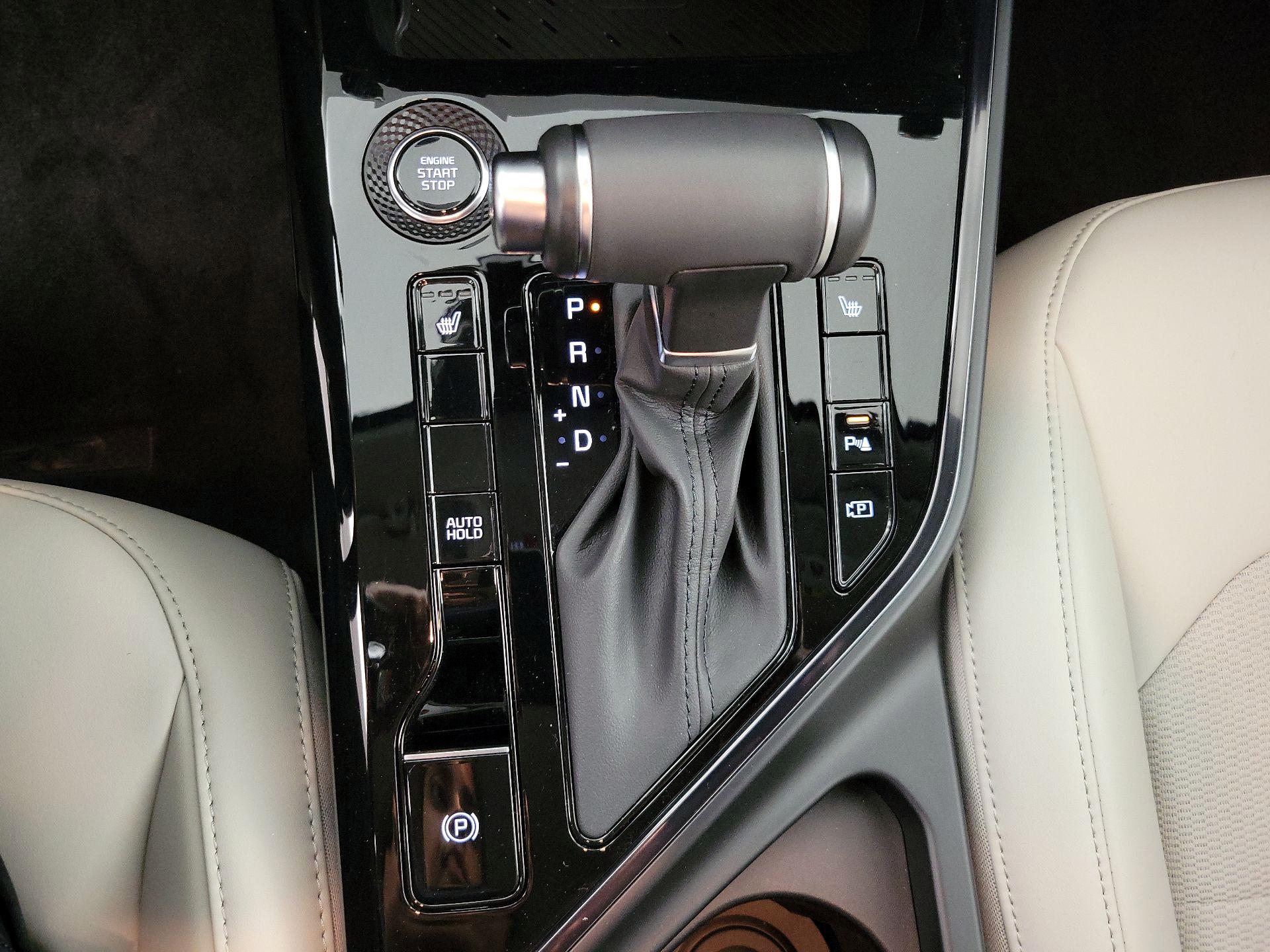 Thumbnail: 2025 Kia Niro - 18