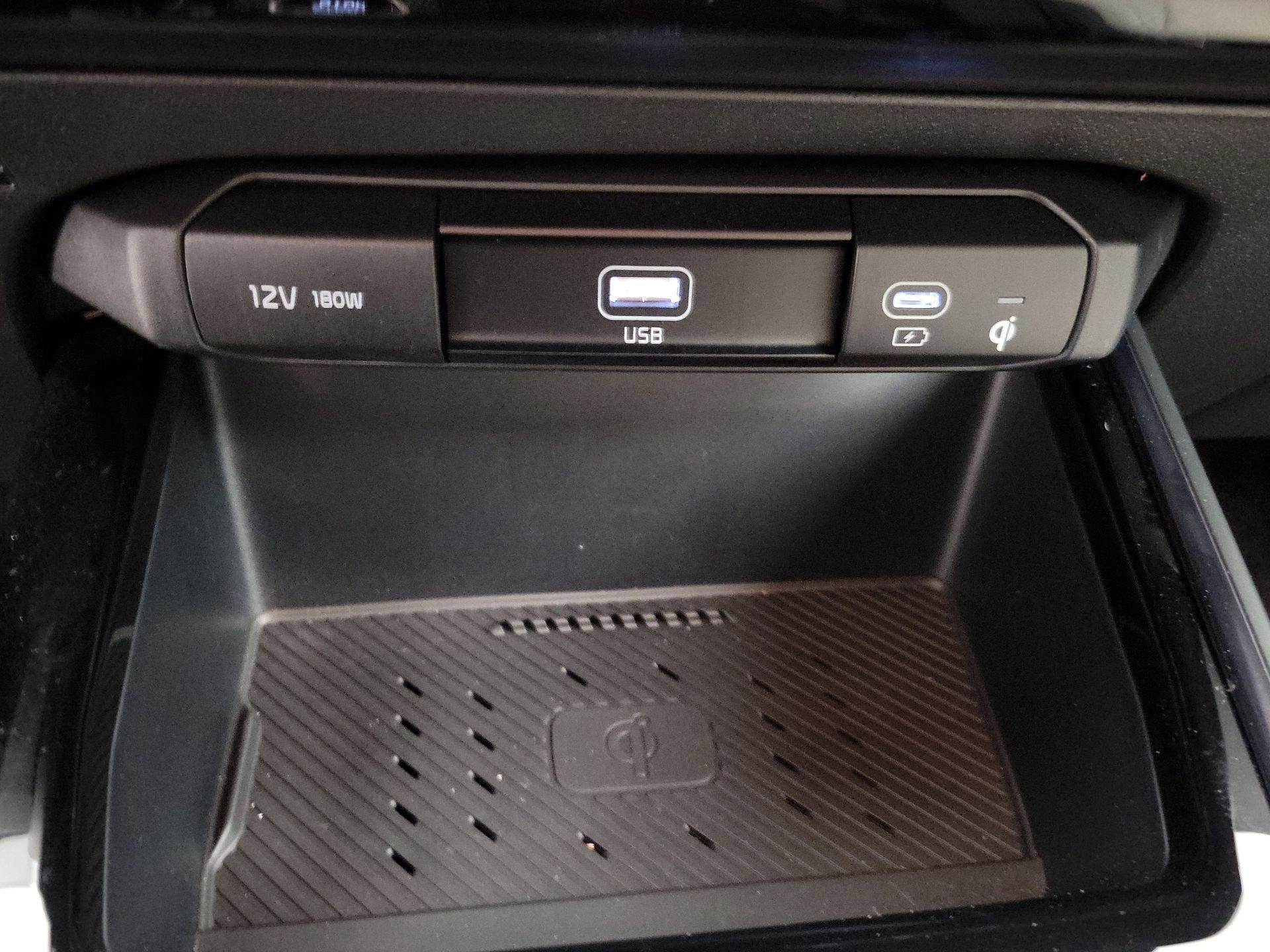 Thumbnail: 2025 Kia Niro - 19