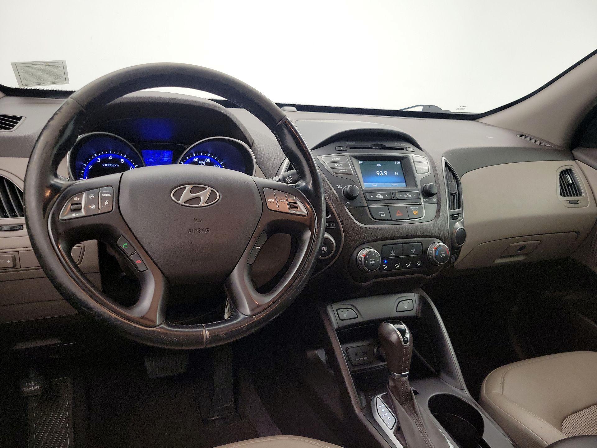 Thumbnail: 2015 Hyundai Tucson - 9