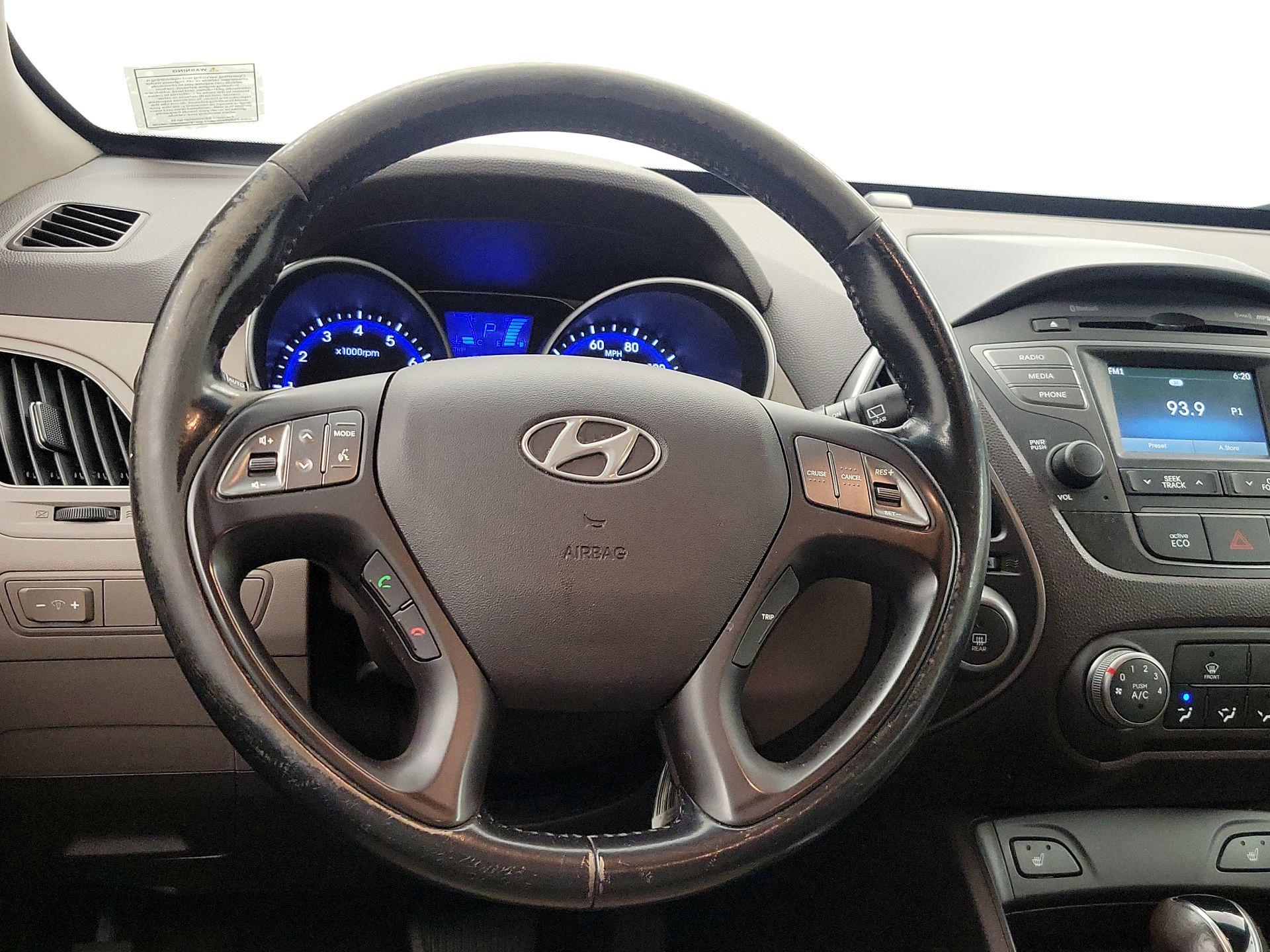 Thumbnail: 2015 Hyundai Tucson - 10