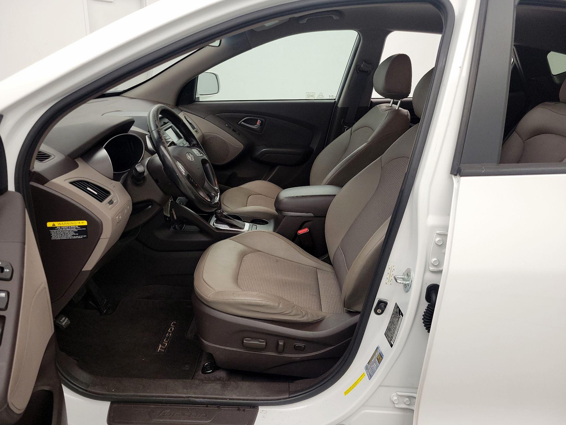 Thumbnail: 2015 Hyundai Tucson - 11