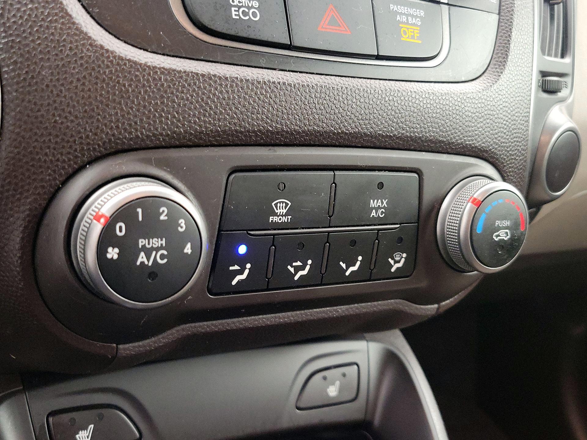 Thumbnail: 2015 Hyundai Tucson - 16