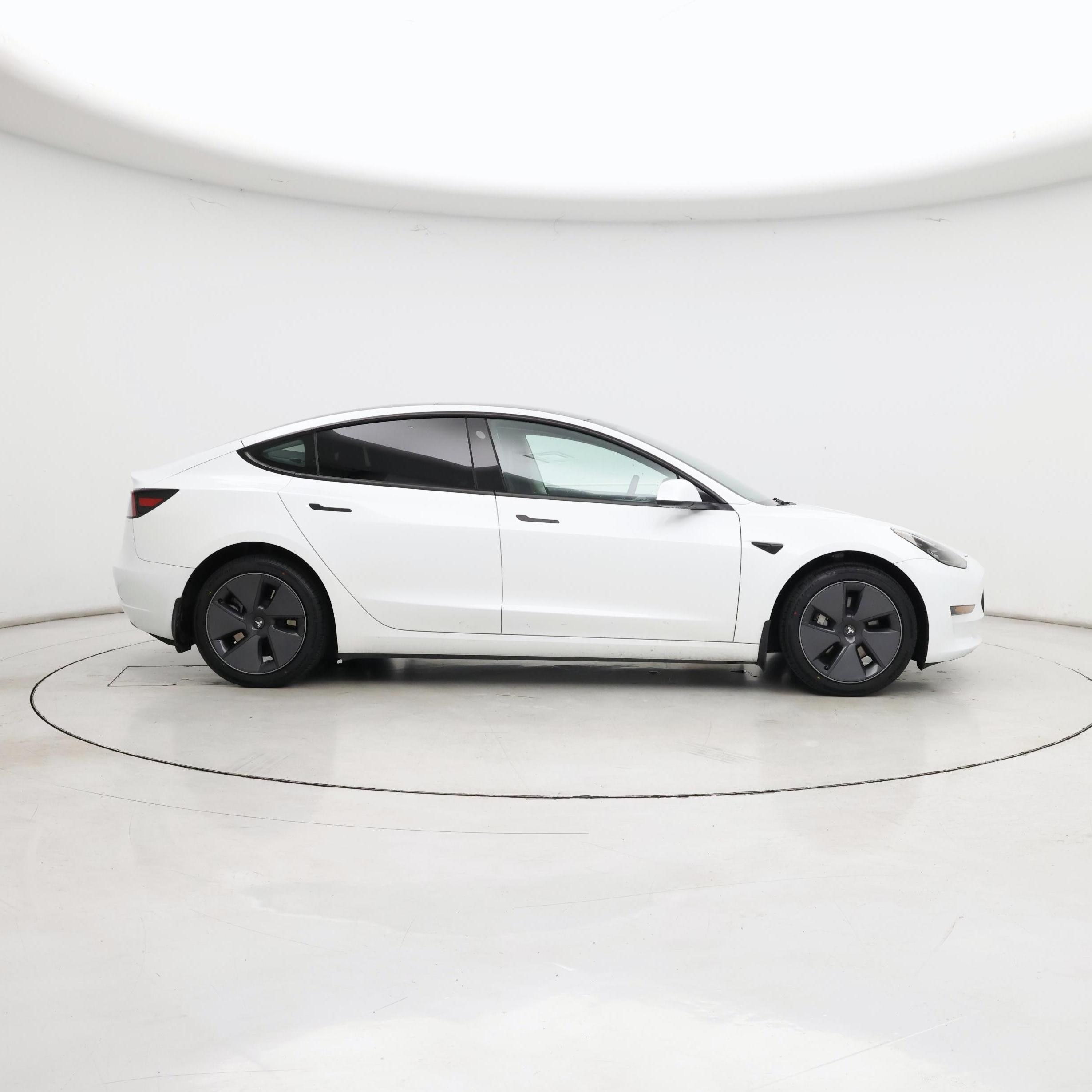 Thumbnail: 2023 Tesla Model 3 - 7