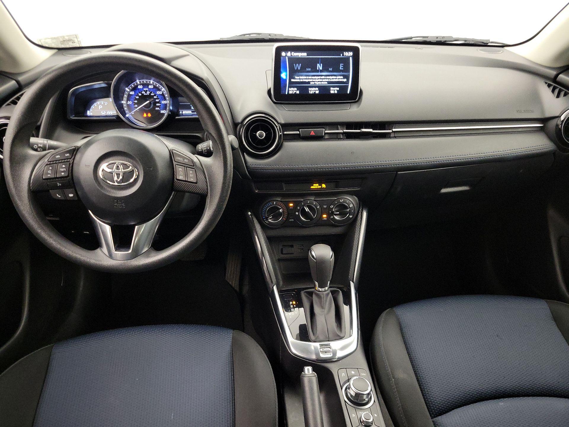Thumbnail: 2017 Toyota Yaris iA - 9