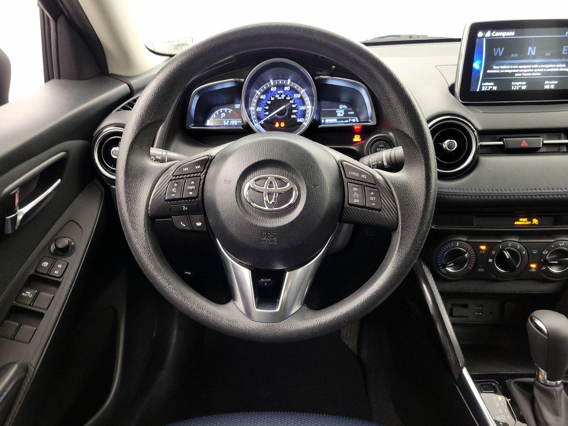 Thumbnail: 2017 Toyota Yaris iA - 10