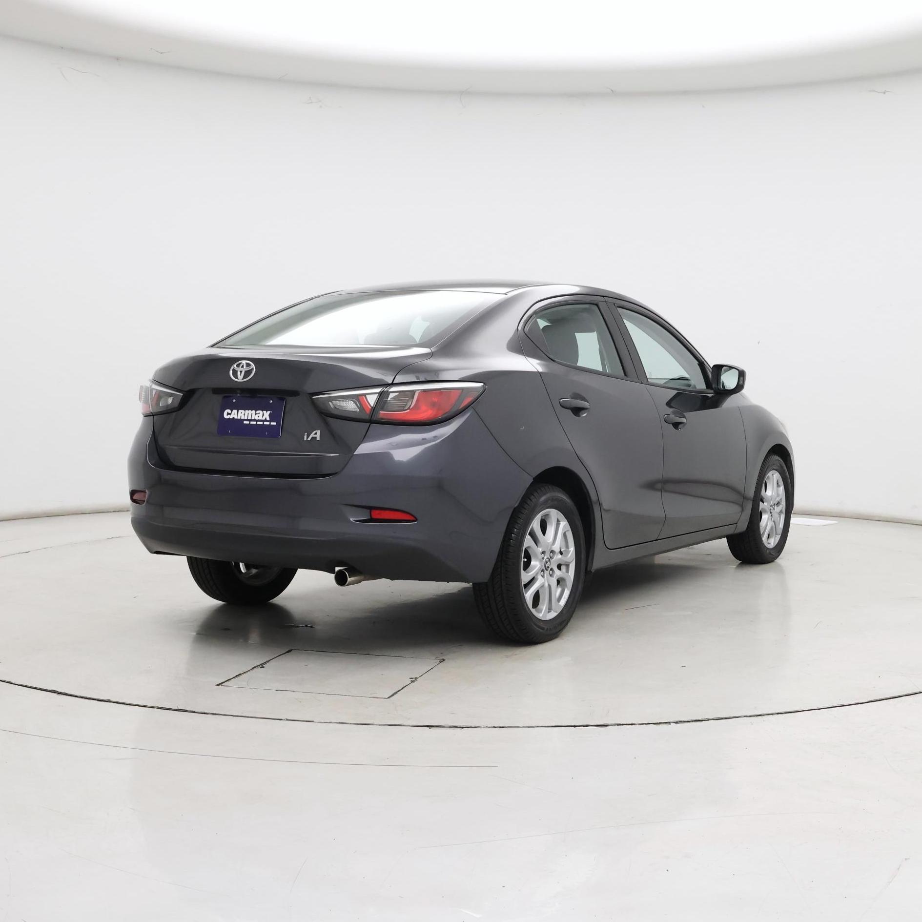 Thumbnail: 2017 Toyota Yaris iA - 8