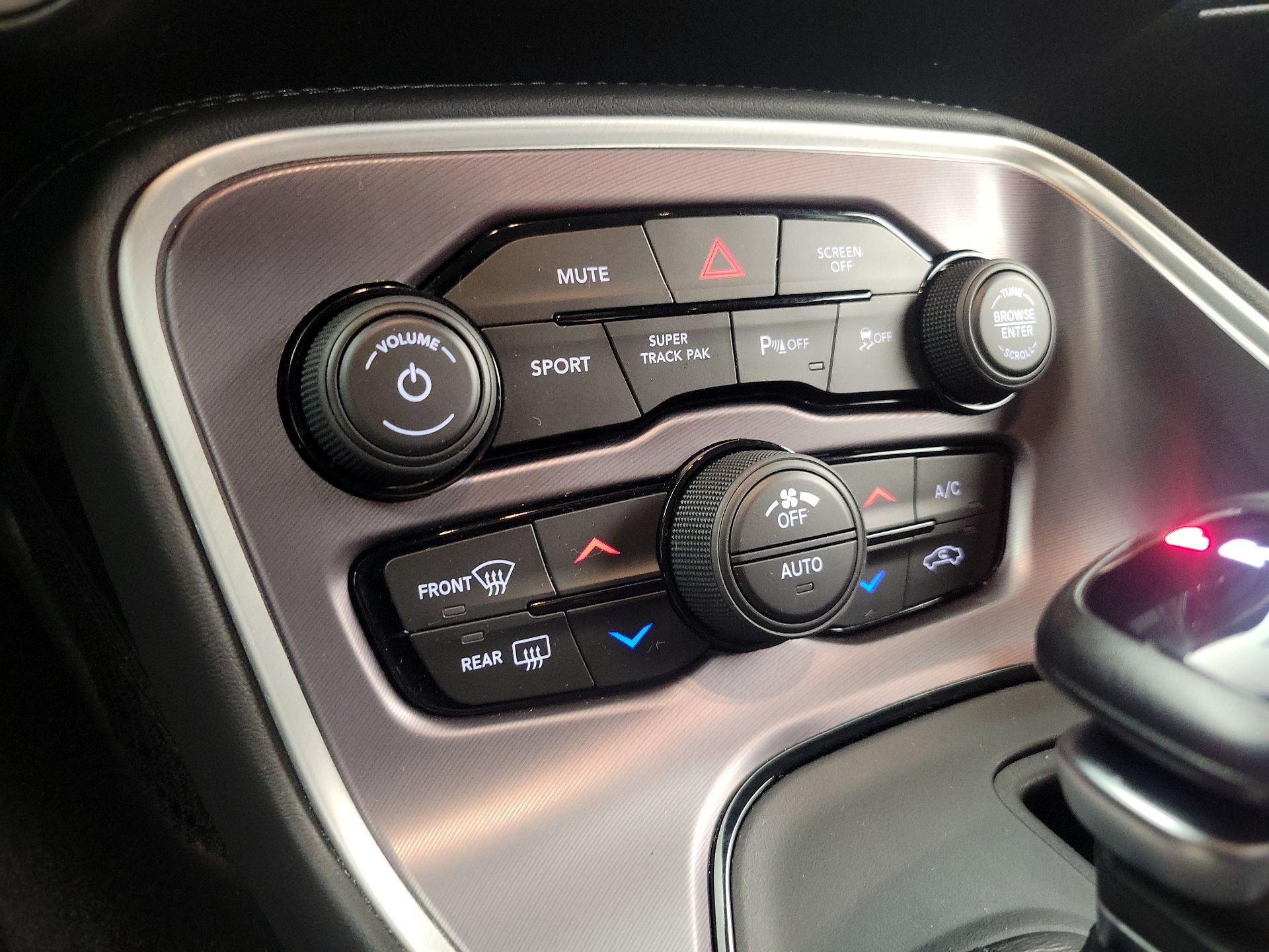 Thumbnail: 2020 Dodge Challenger - 17