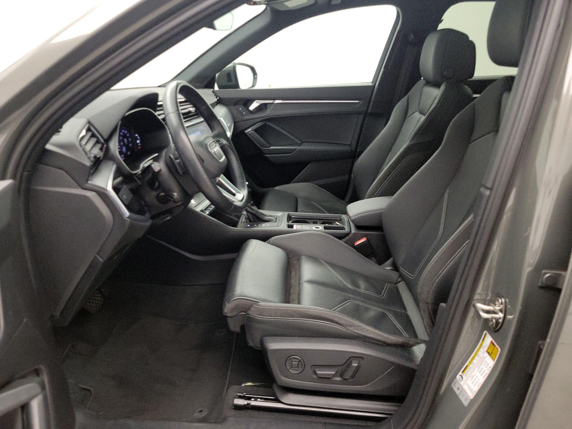 Thumbnail: 2021 Audi Q3 - 11