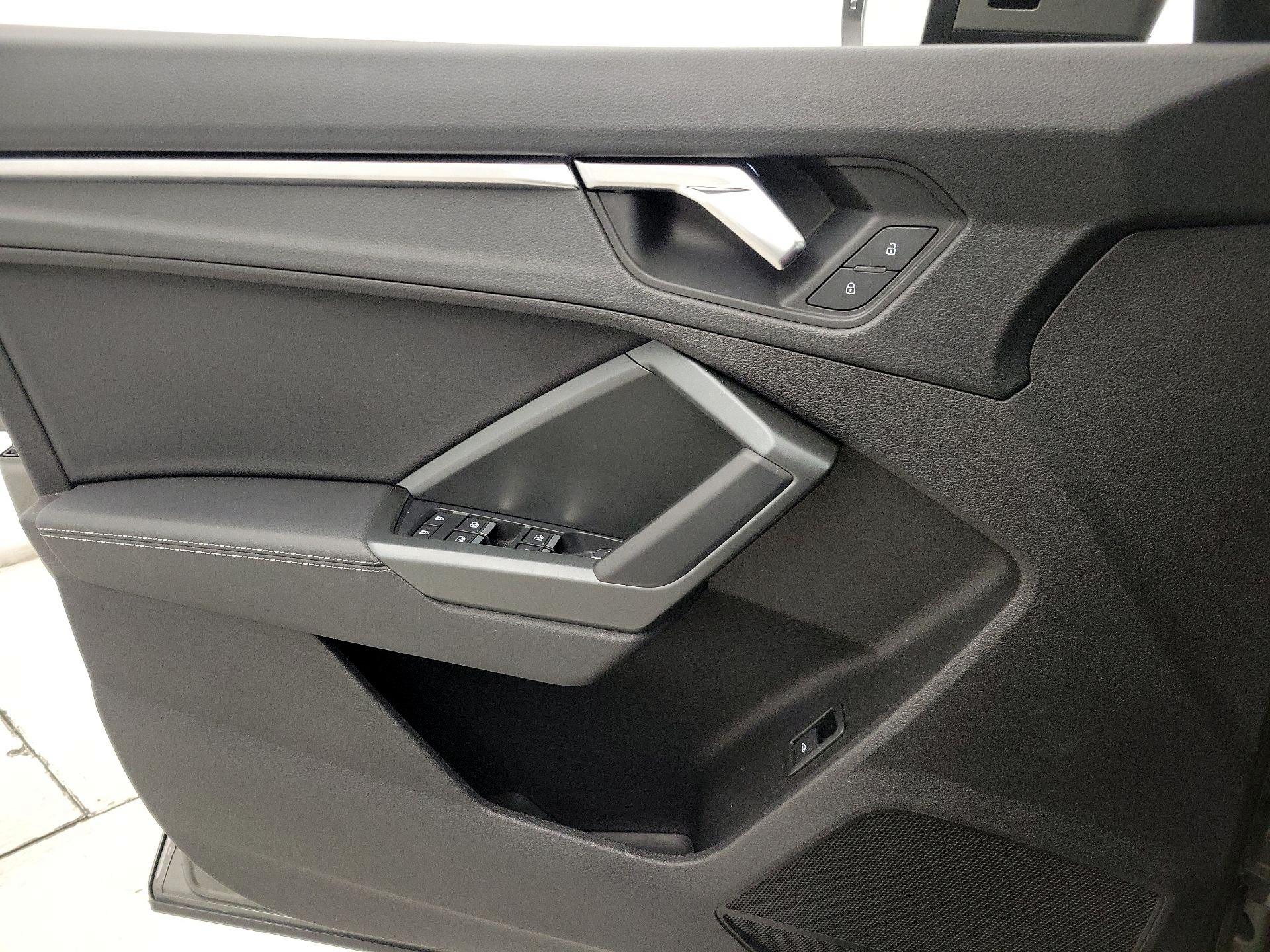 Thumbnail: 2021 Audi Q3 - 12