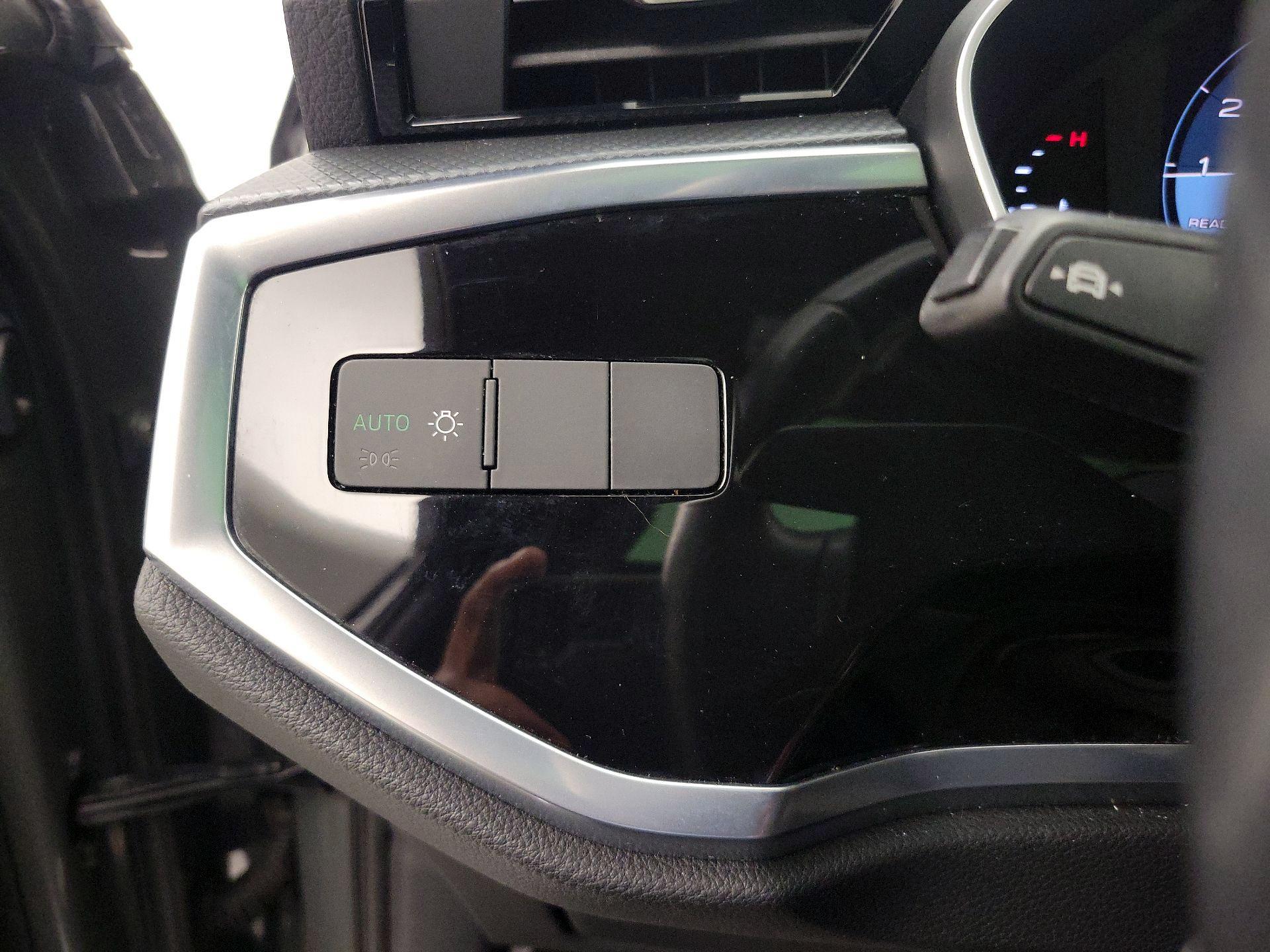 Thumbnail: 2021 Audi Q3 - 13