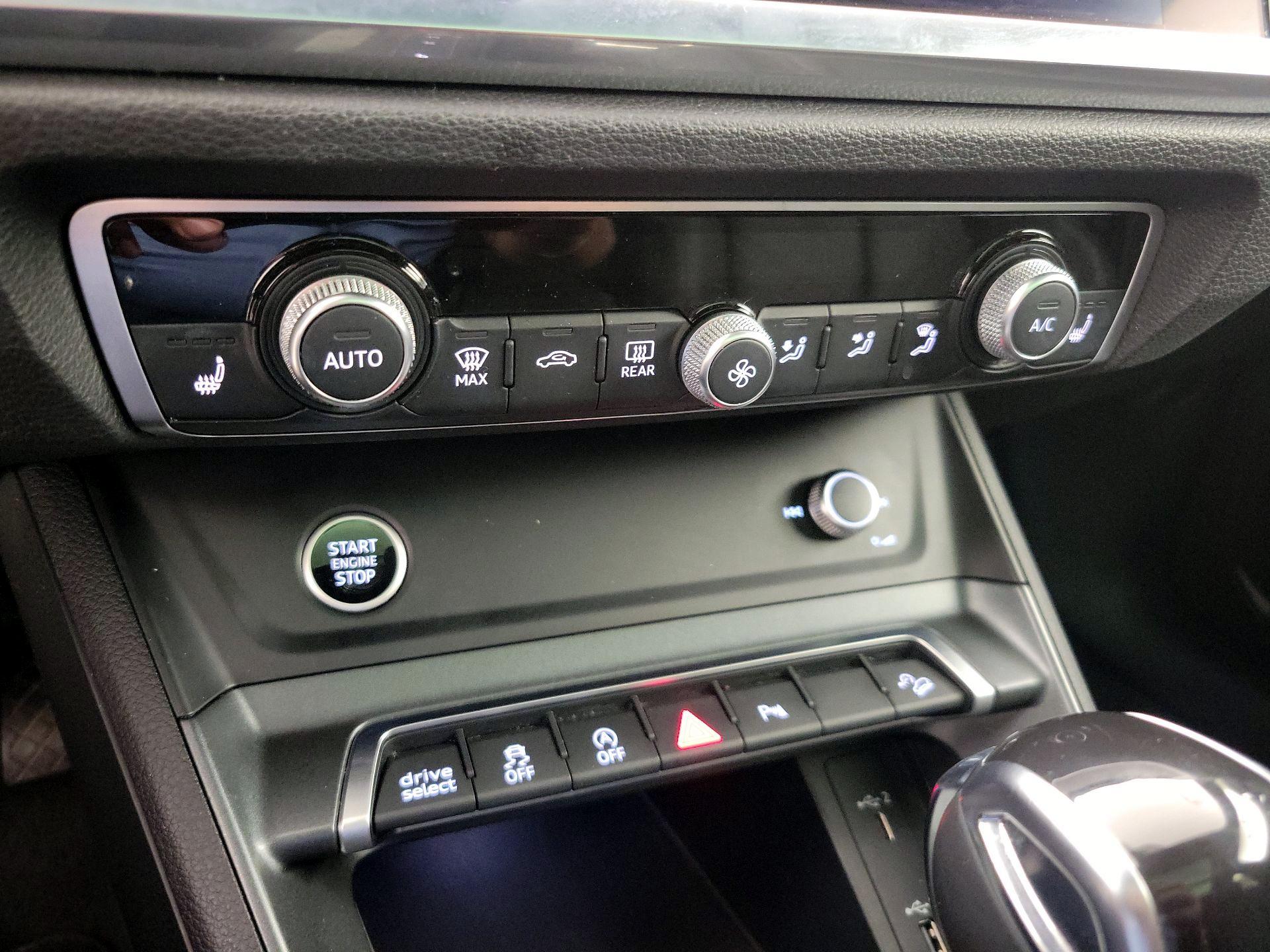 Thumbnail: 2021 Audi Q3 - 16