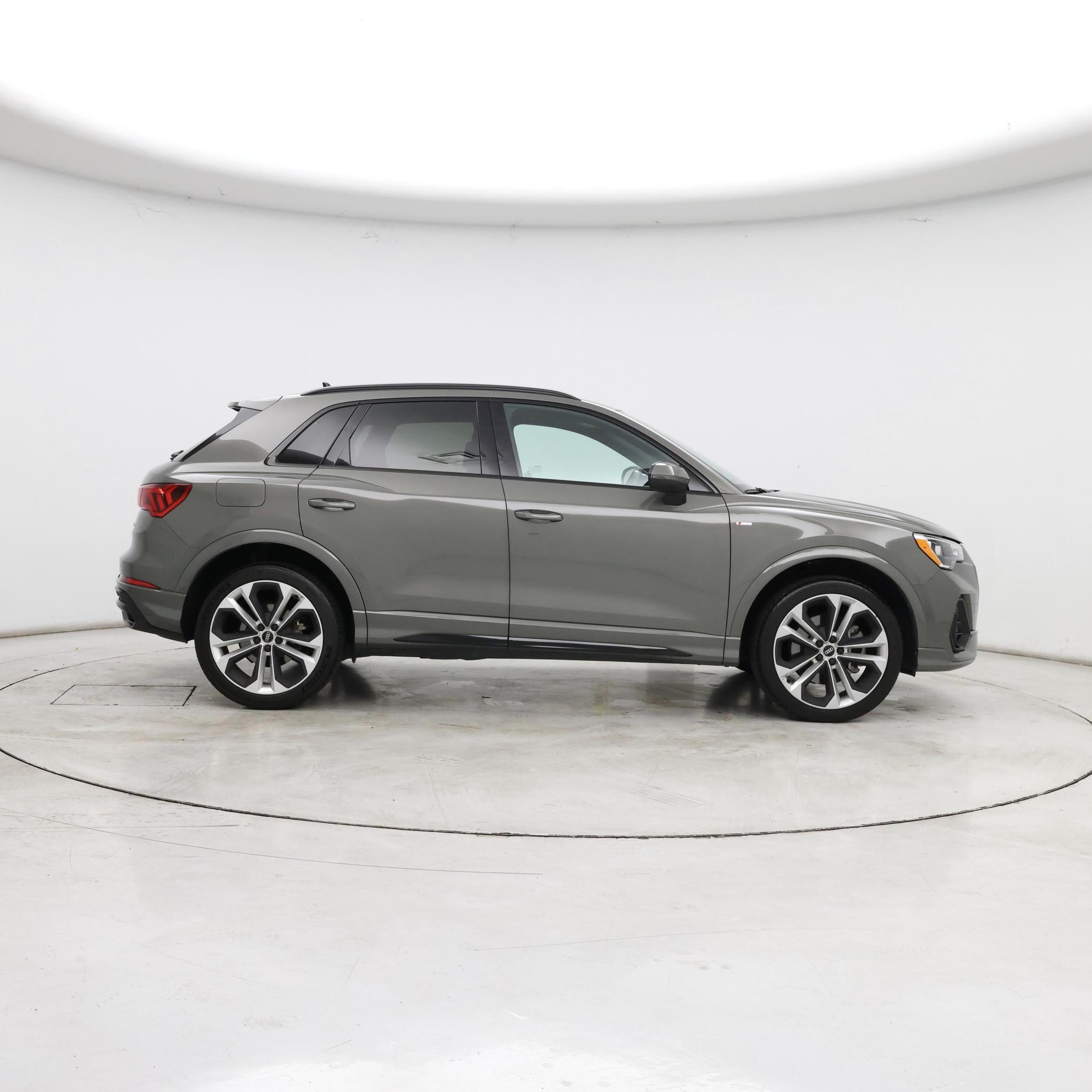 Thumbnail: 2021 Audi Q3 - 7