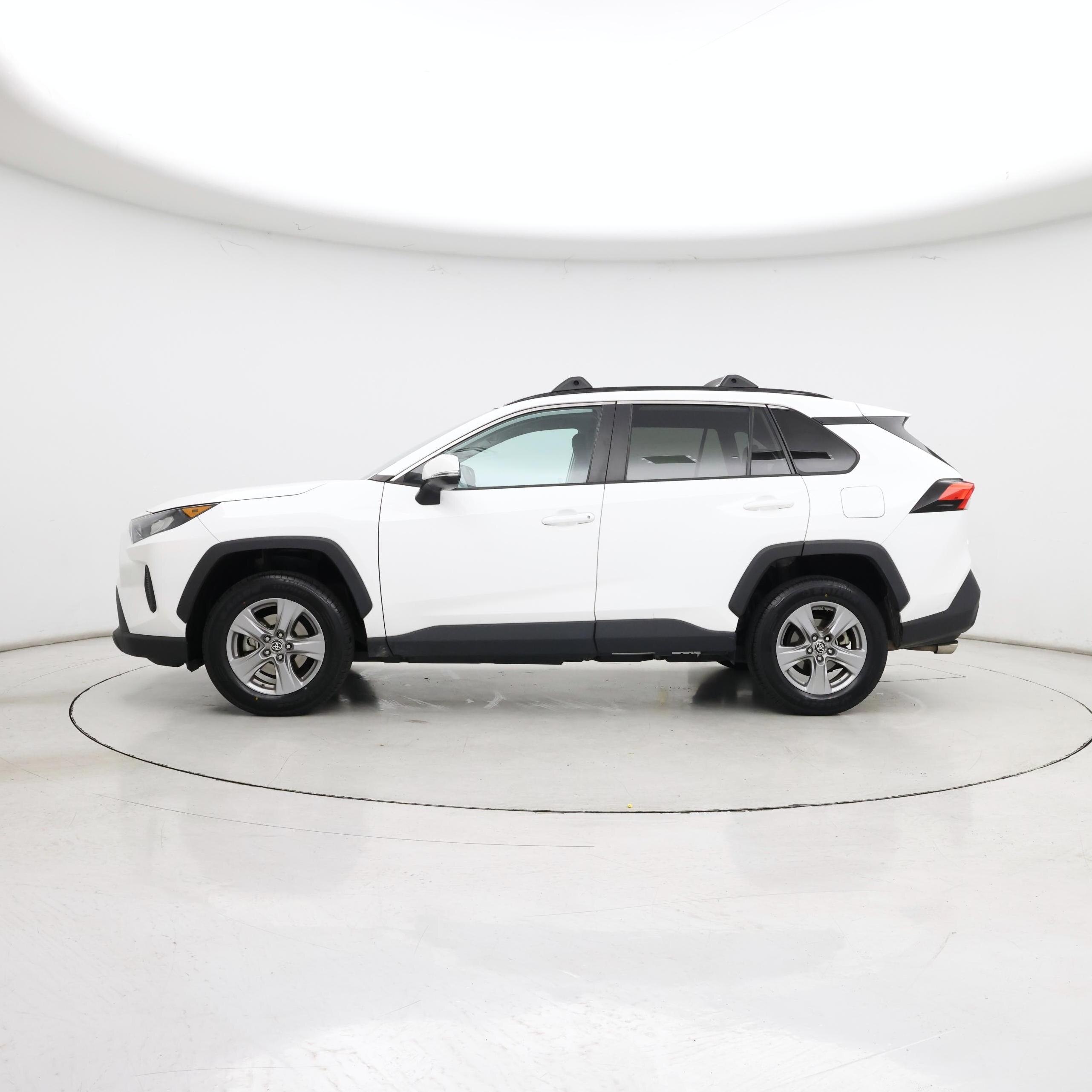 Thumbnail: 2022 Toyota RAV4 - 3