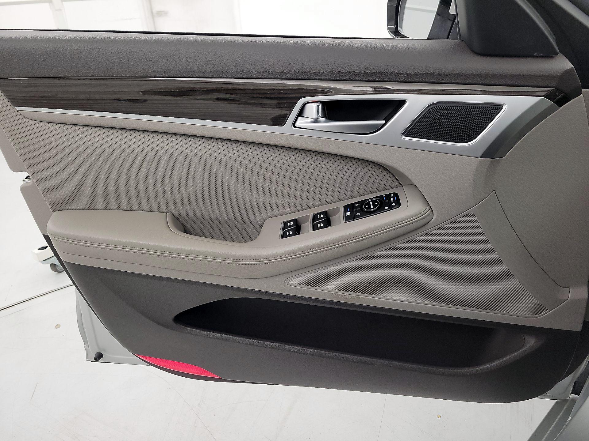 Thumbnail: 2016 Hyundai Genesis - 12