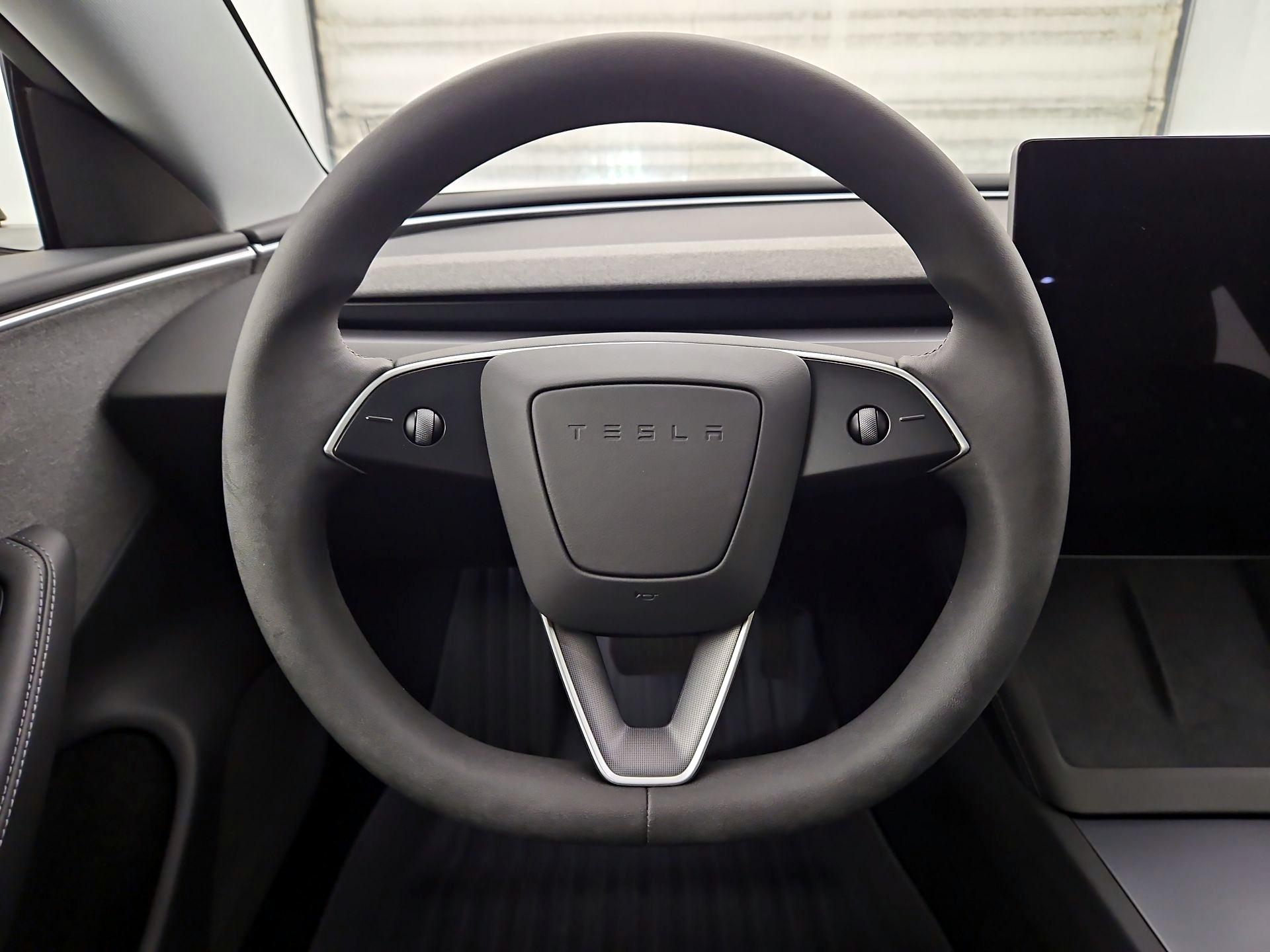 Thumbnail: 2025 Tesla Model 3 - 10