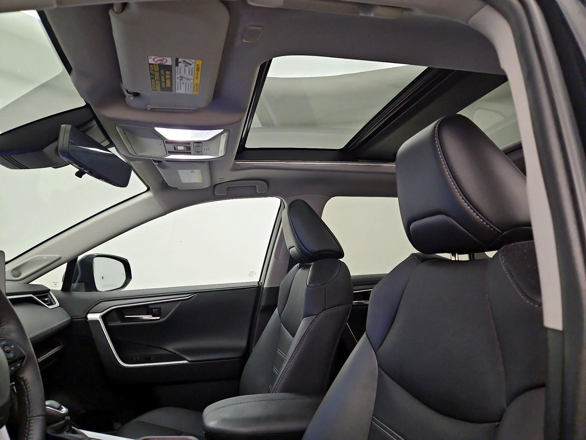 Thumbnail: 2023 Toyota RAV4 - 20