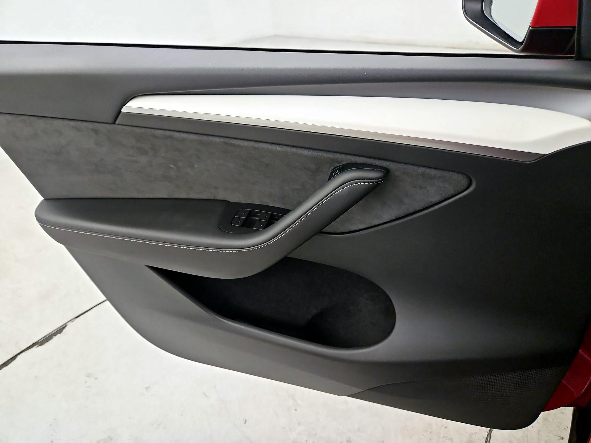 Thumbnail: 2023 Tesla Model Y - 12