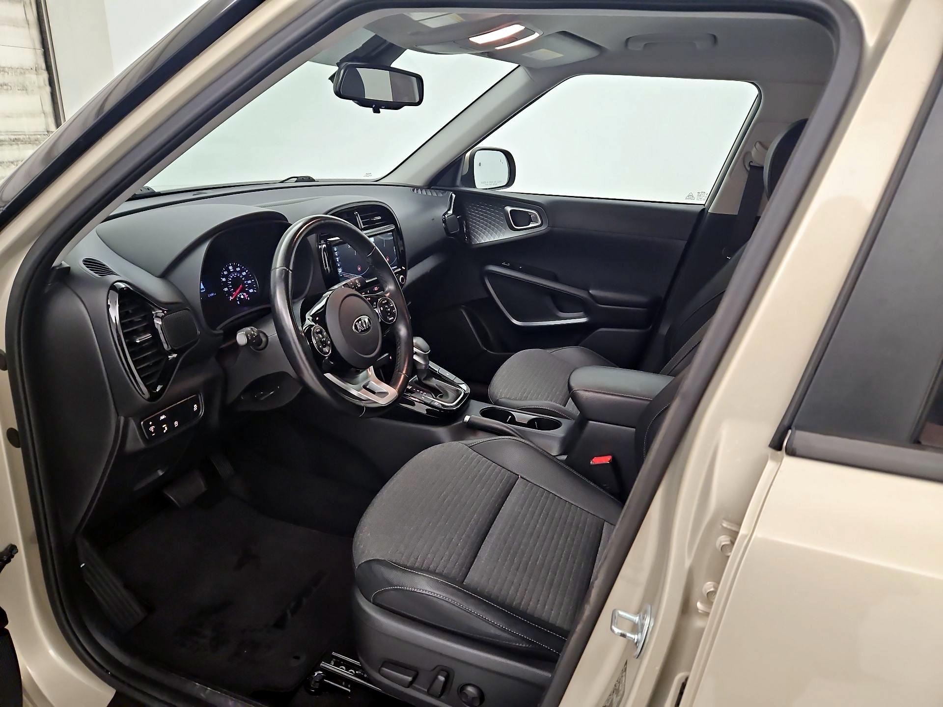 Thumbnail: 2020 Kia Soul - 11