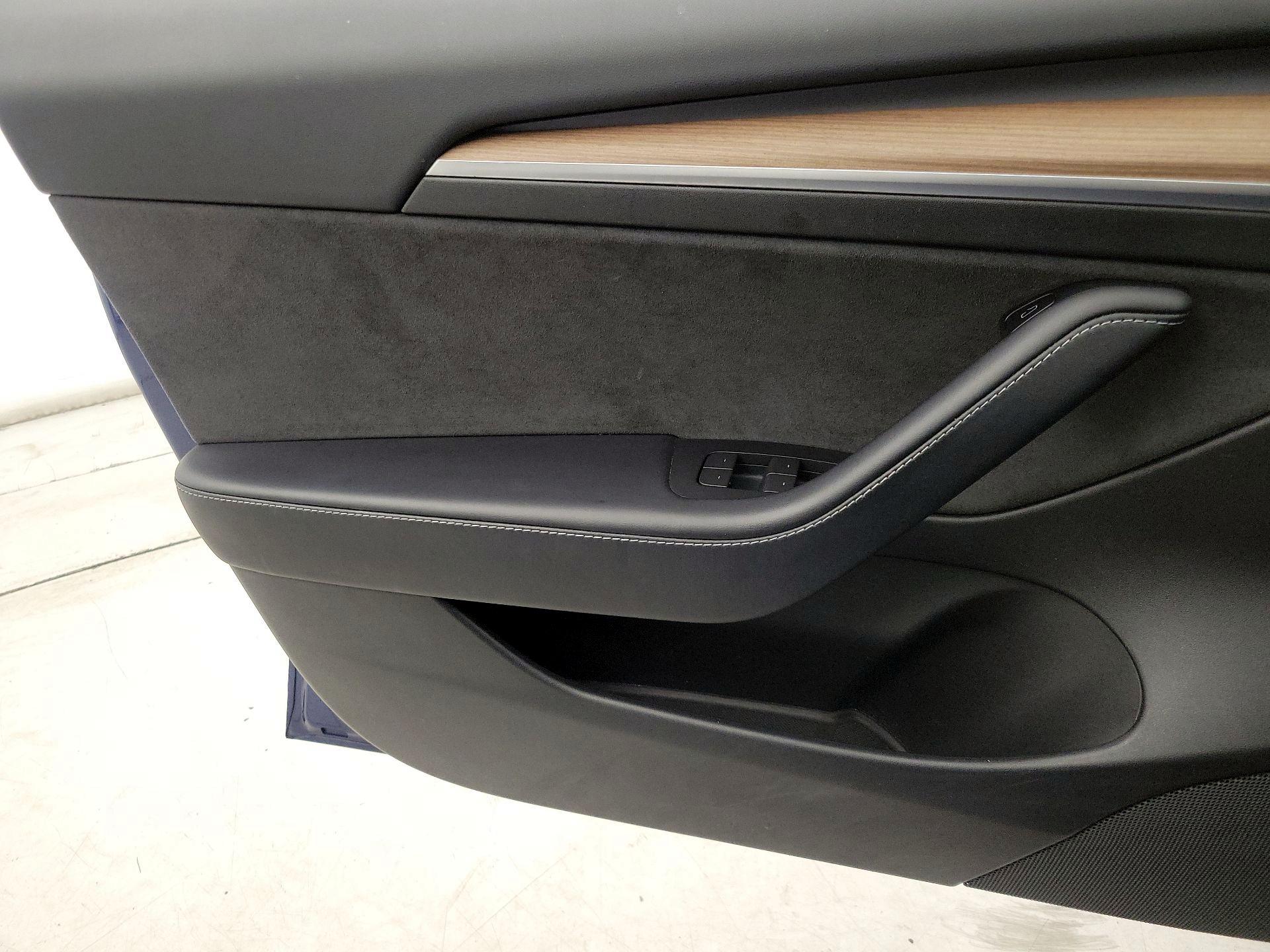 Thumbnail: 2021 Tesla Model 3 - 12